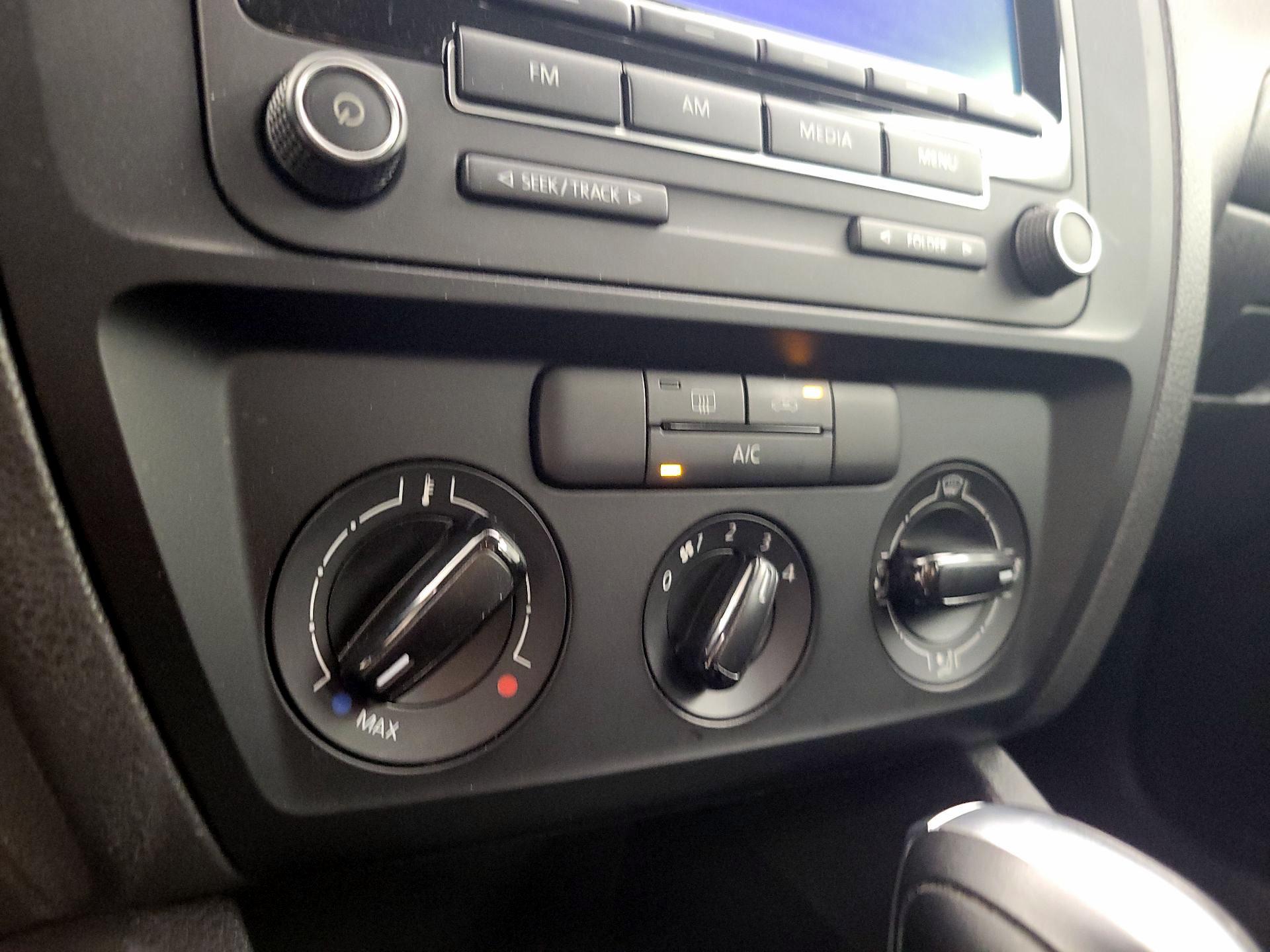 Thumbnail: 2015 Volkswagen Jetta - 15