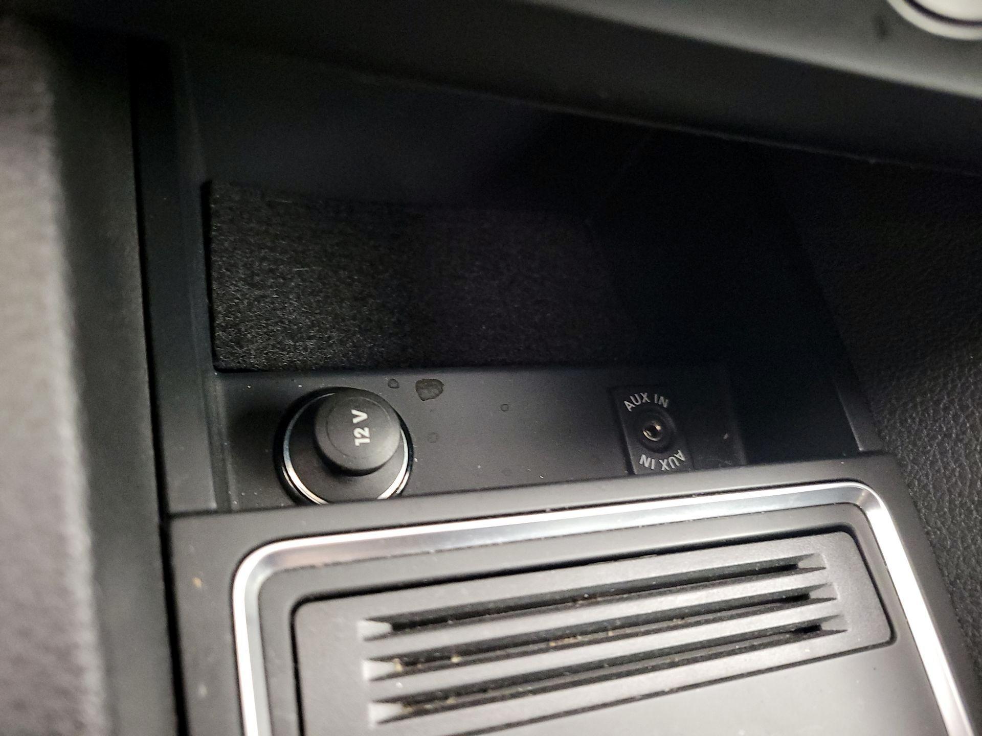 Thumbnail: 2015 Volkswagen Jetta - 17