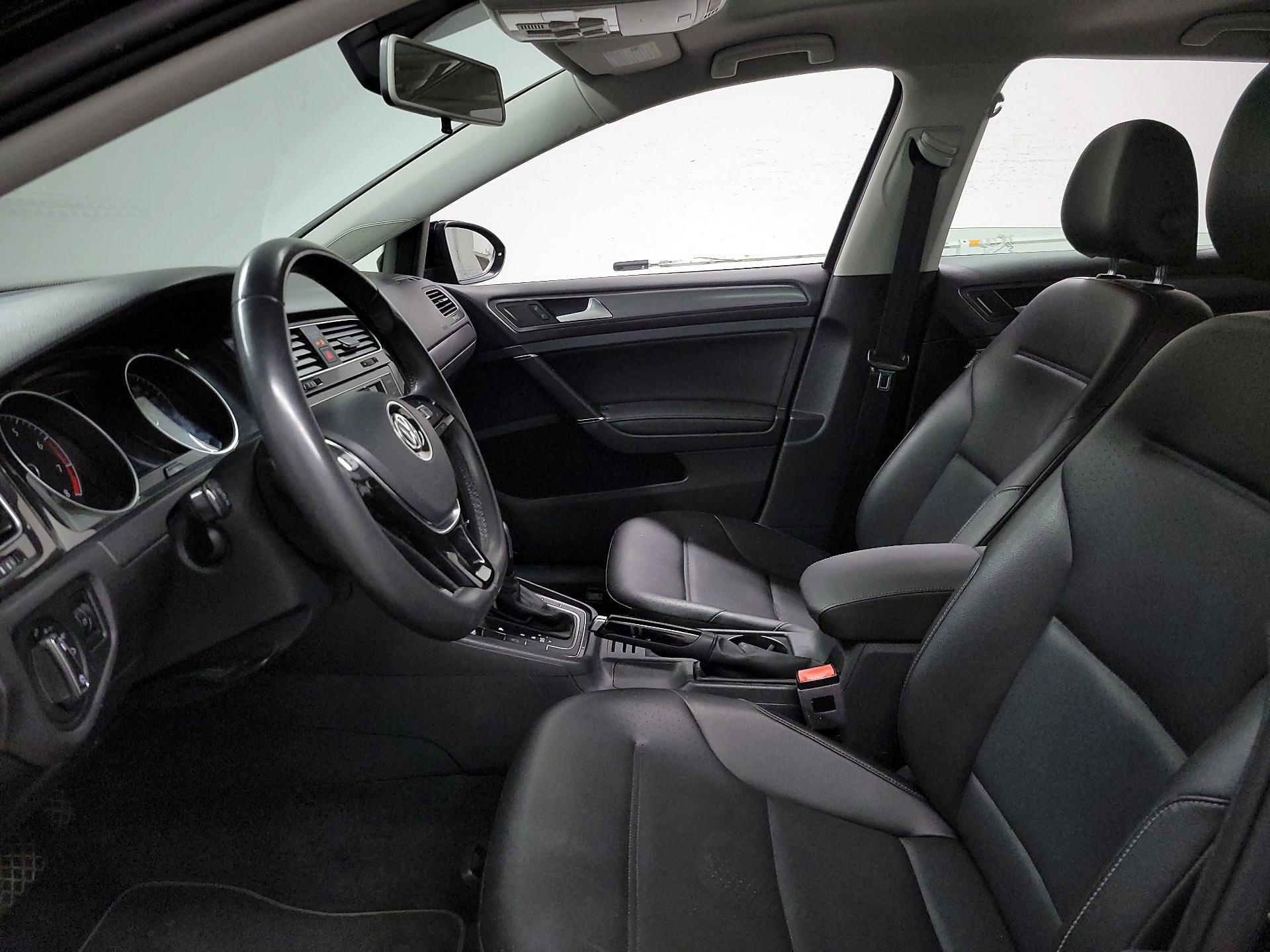 Thumbnail: 2020 Volkswagen Golf - 11