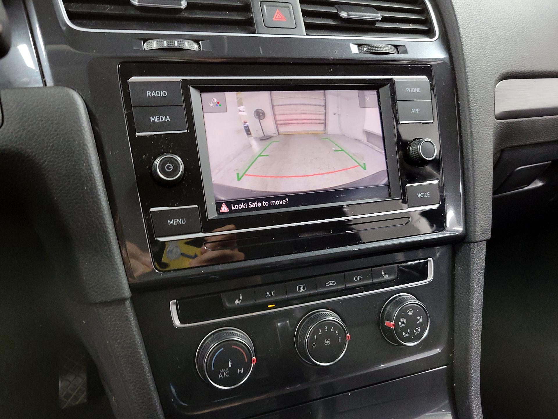 Thumbnail: 2020 Volkswagen Golf - 14