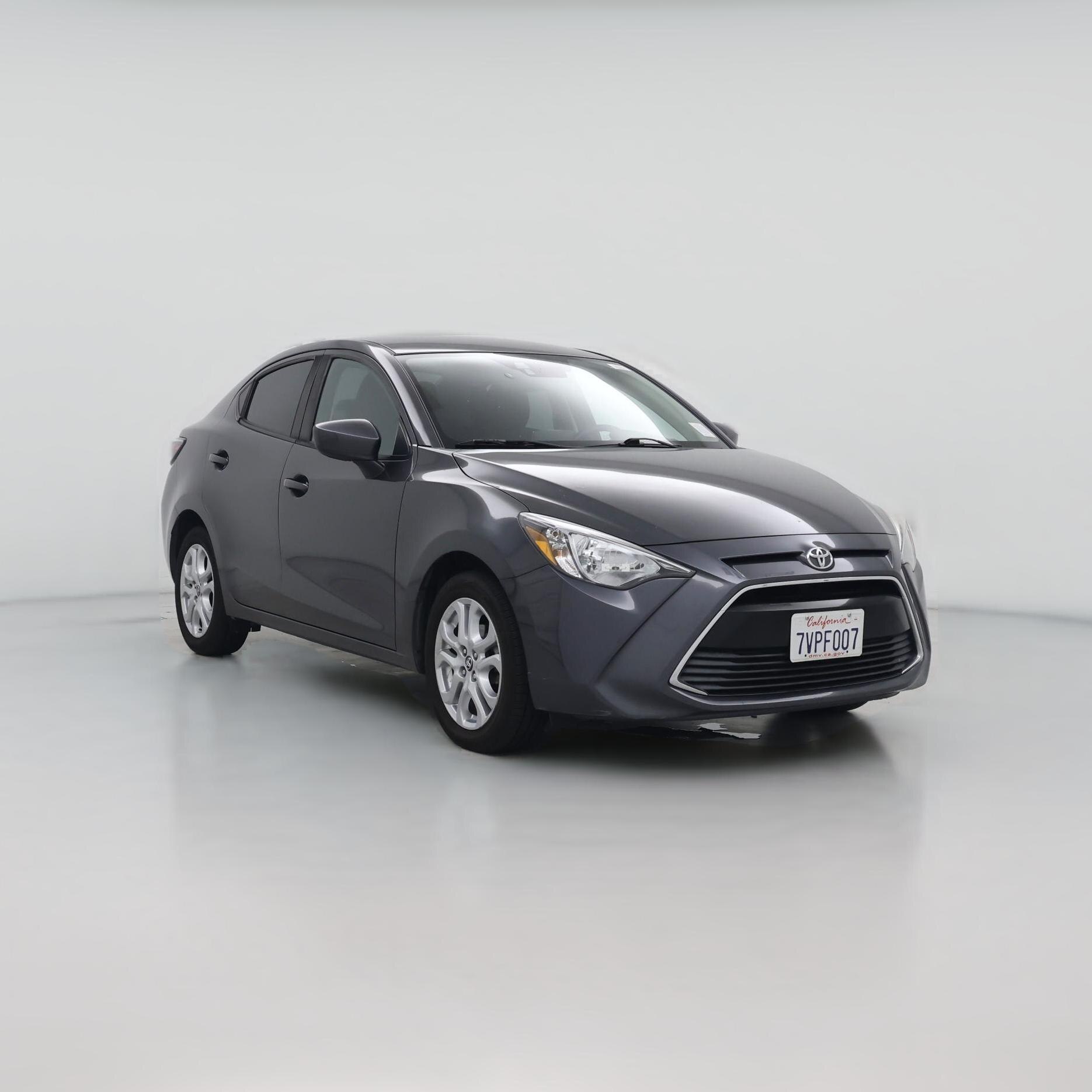 Thumbnail: 2017 Toyota Yaris iA - 1