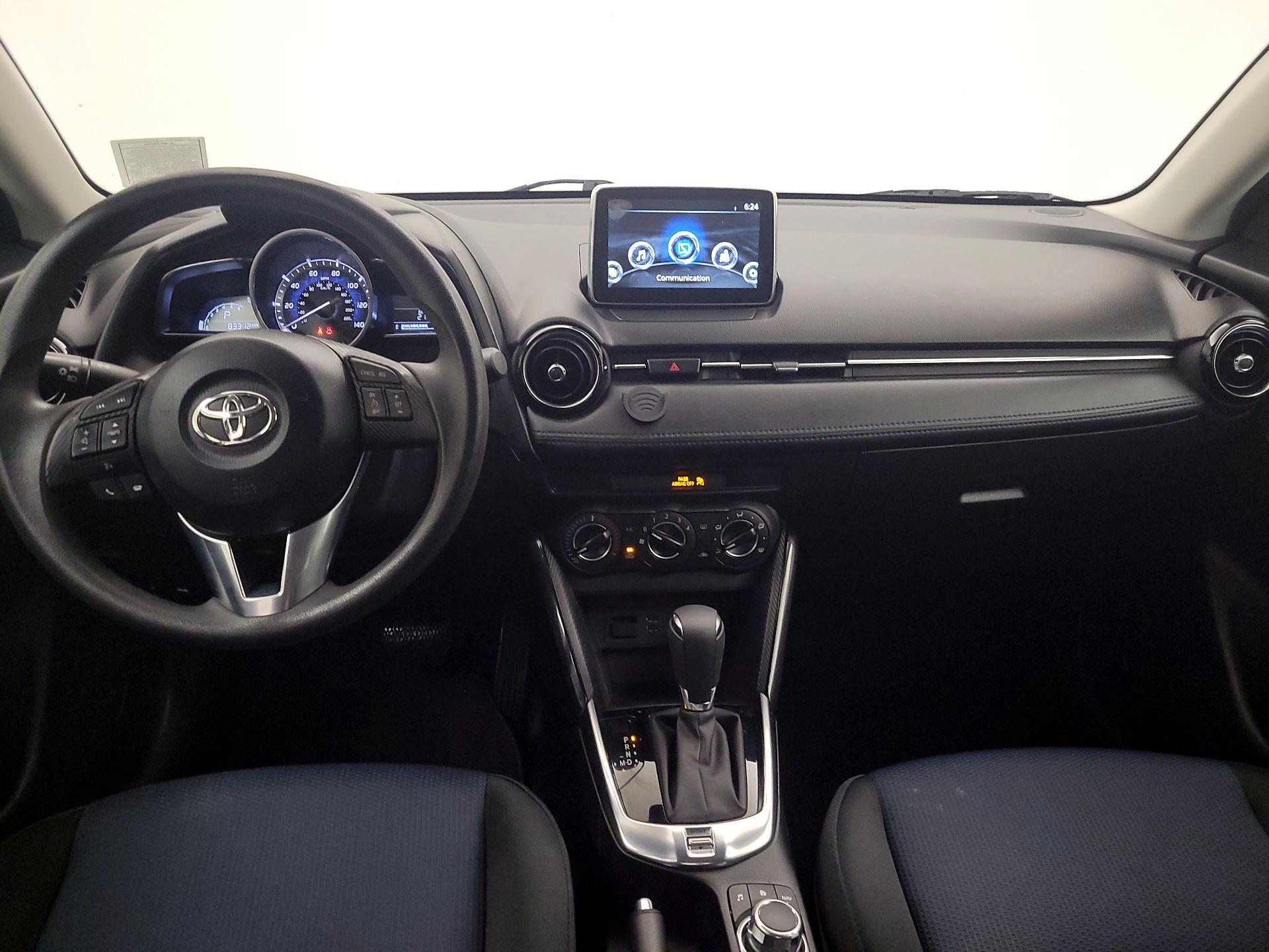 Thumbnail: 2017 Toyota Yaris iA - 9