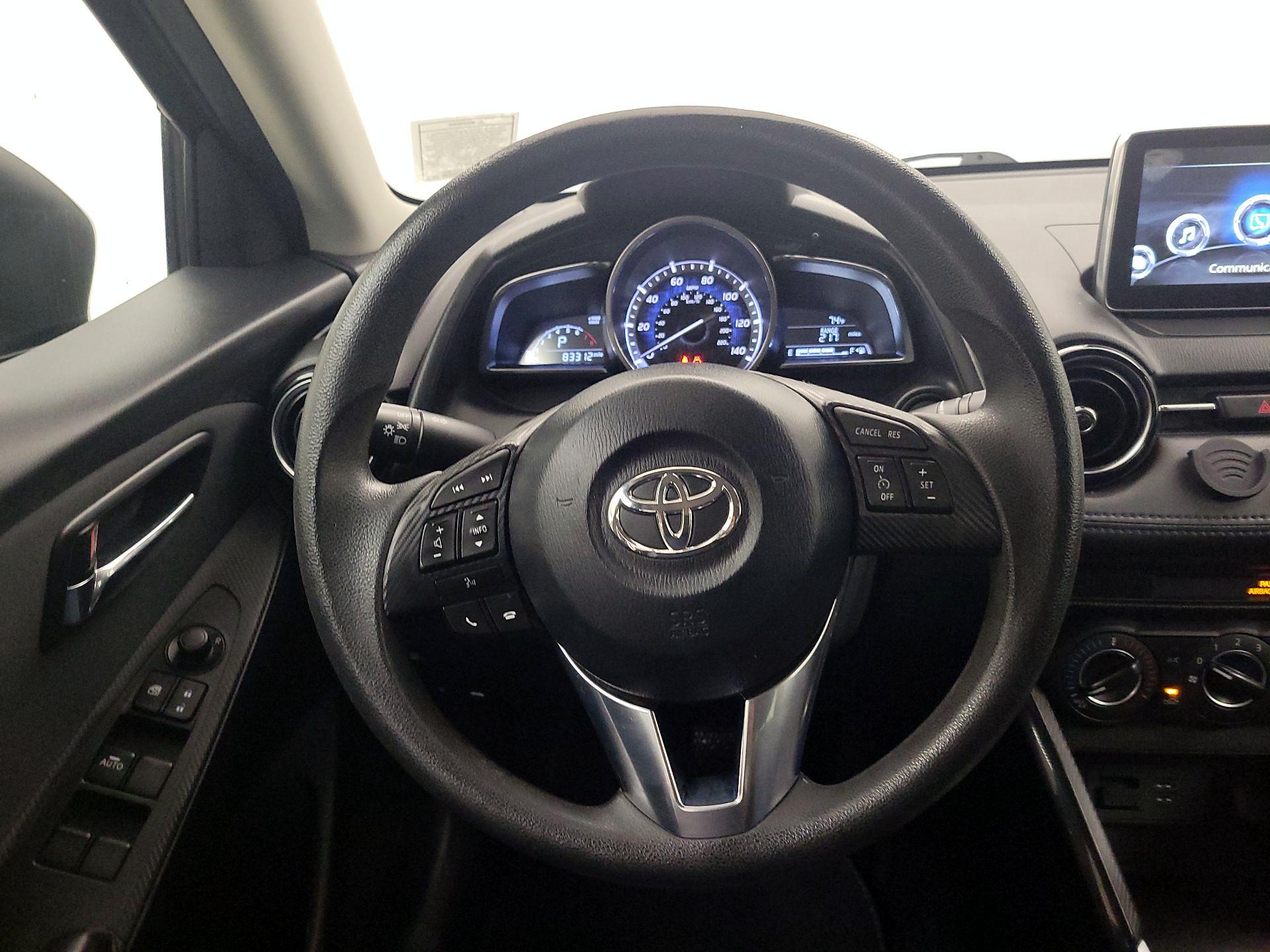 Thumbnail: 2017 Toyota Yaris iA - 10