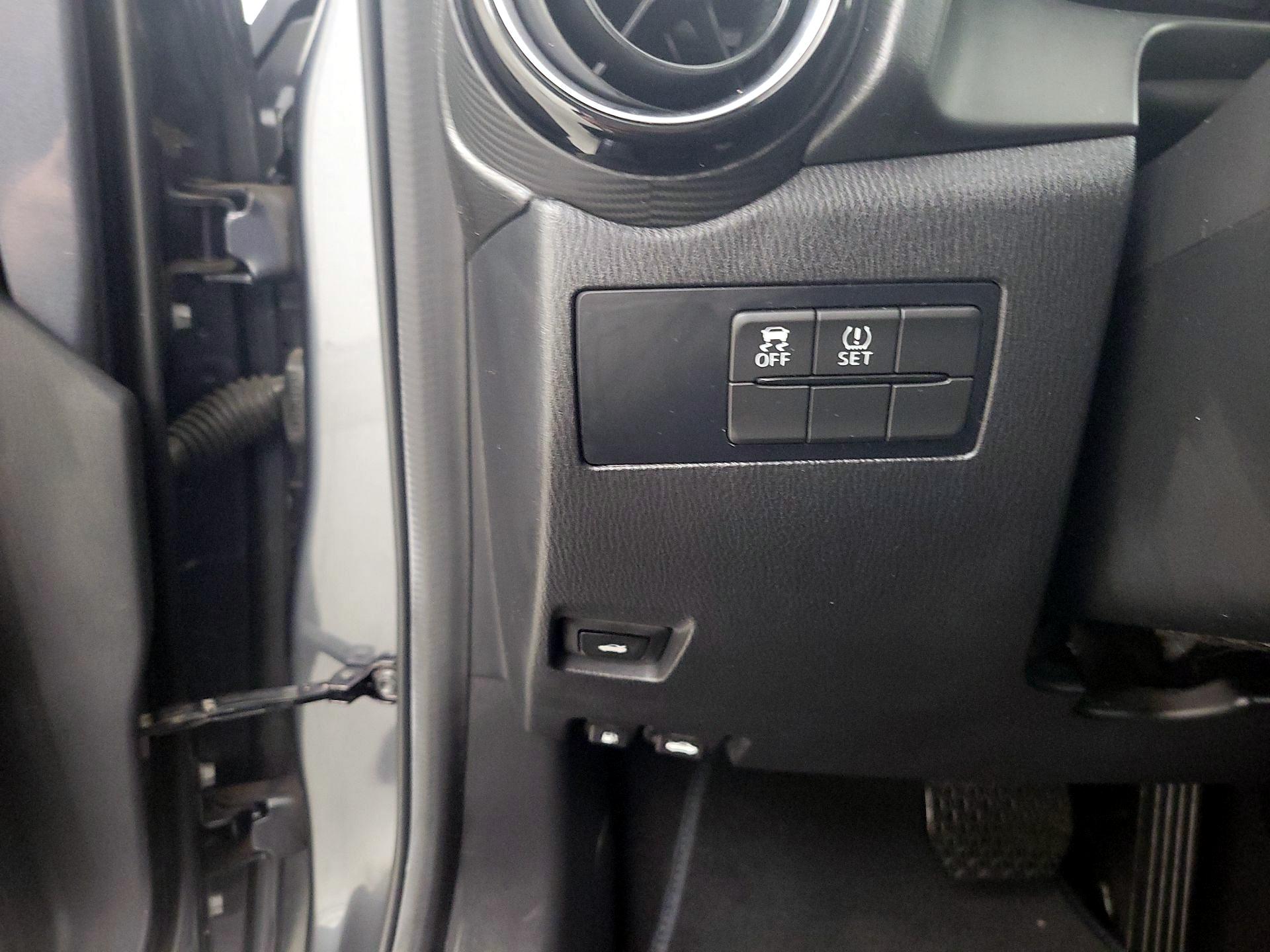 Thumbnail: 2017 Toyota Yaris iA - 13