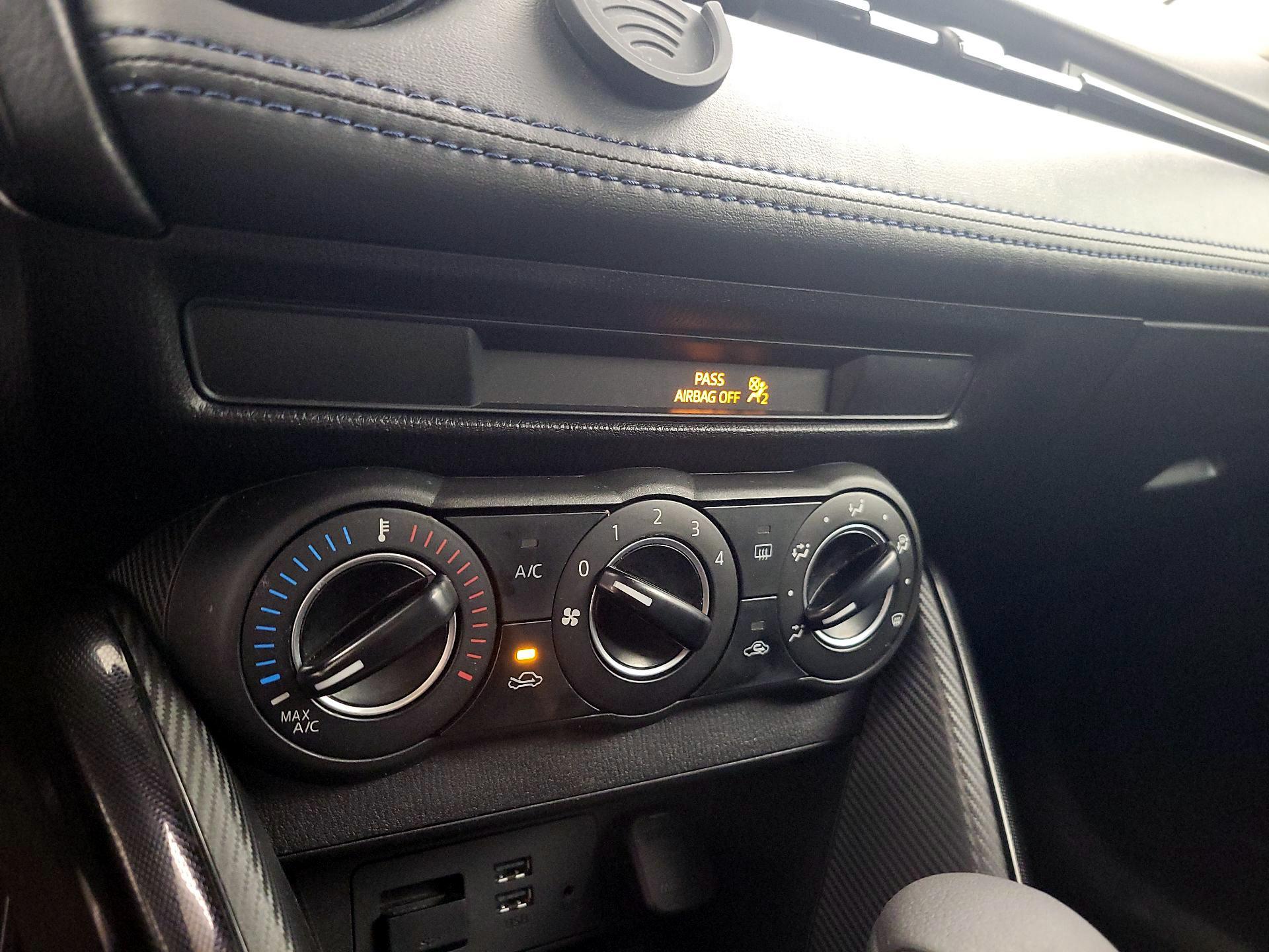 Thumbnail: 2017 Toyota Yaris iA - 16