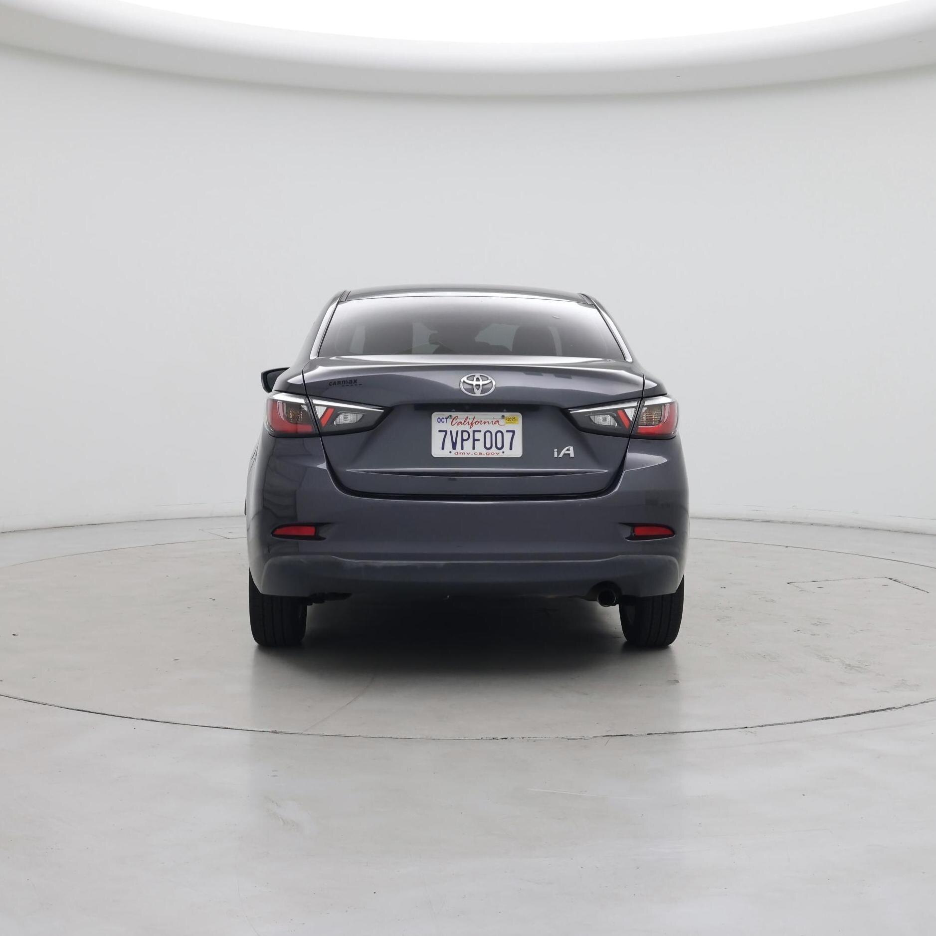 Thumbnail: 2017 Toyota Yaris iA - 6