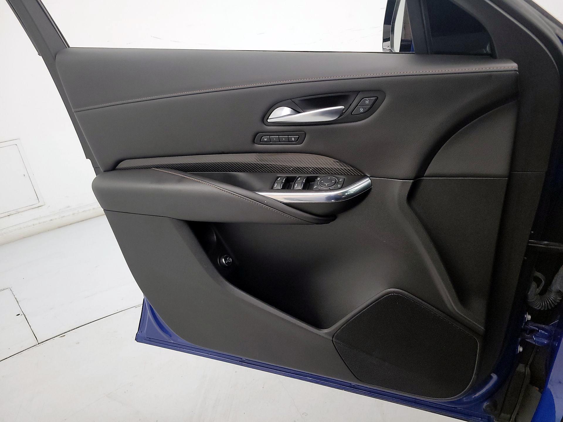 Thumbnail: 2023 Cadillac XT4 - 12