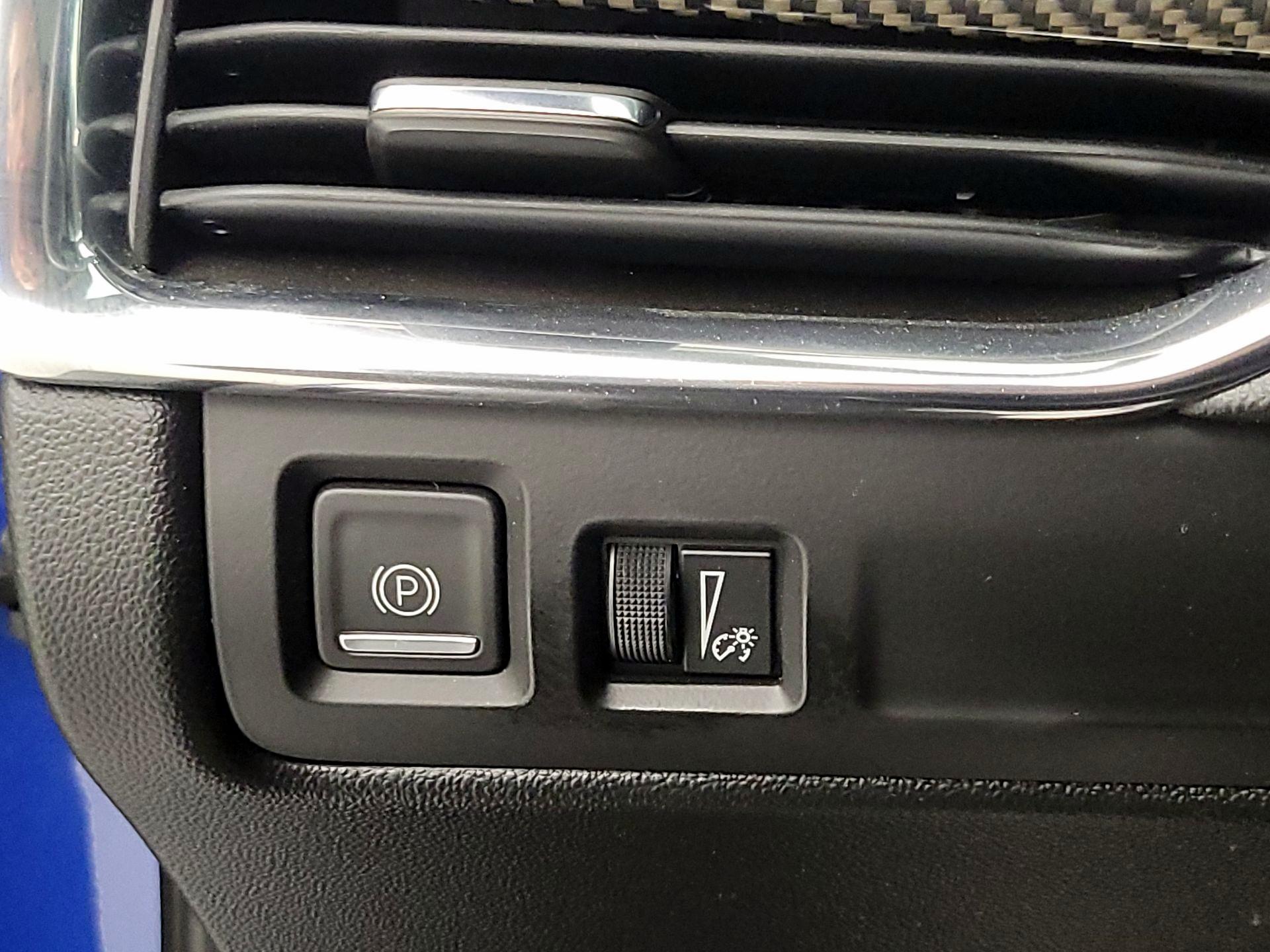 Thumbnail: 2023 Cadillac XT4 - 13