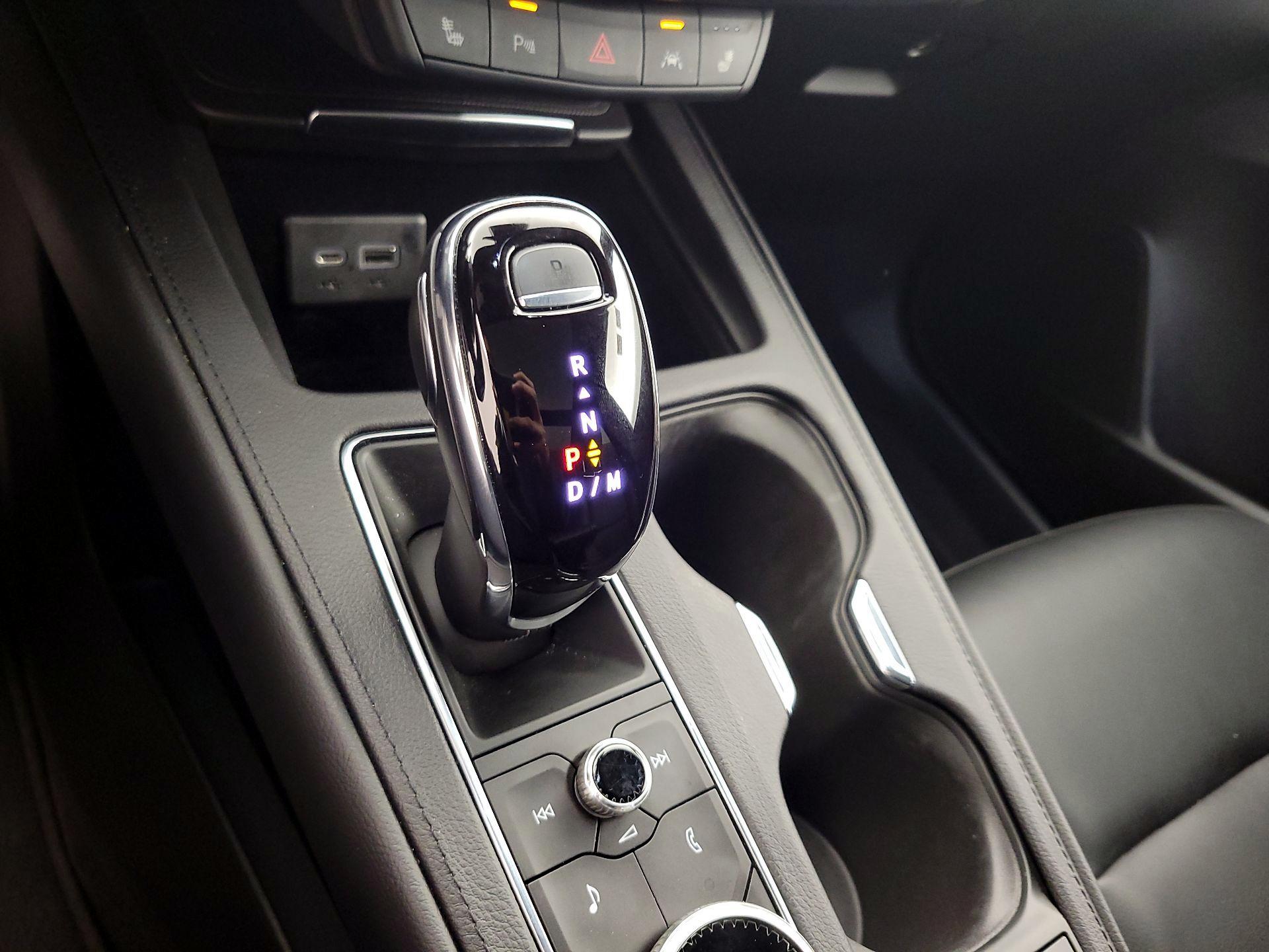 Thumbnail: 2023 Cadillac XT4 - 17