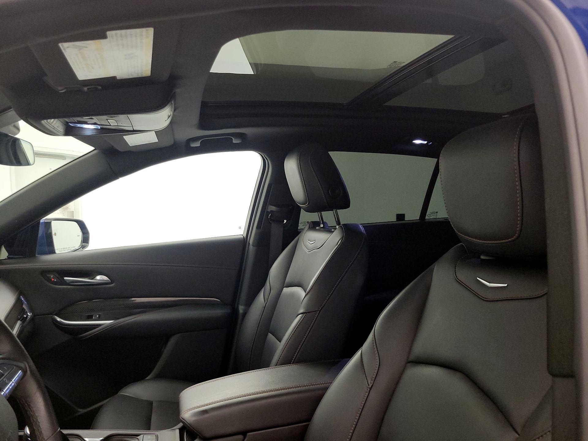 Thumbnail: 2023 Cadillac XT4 - 19