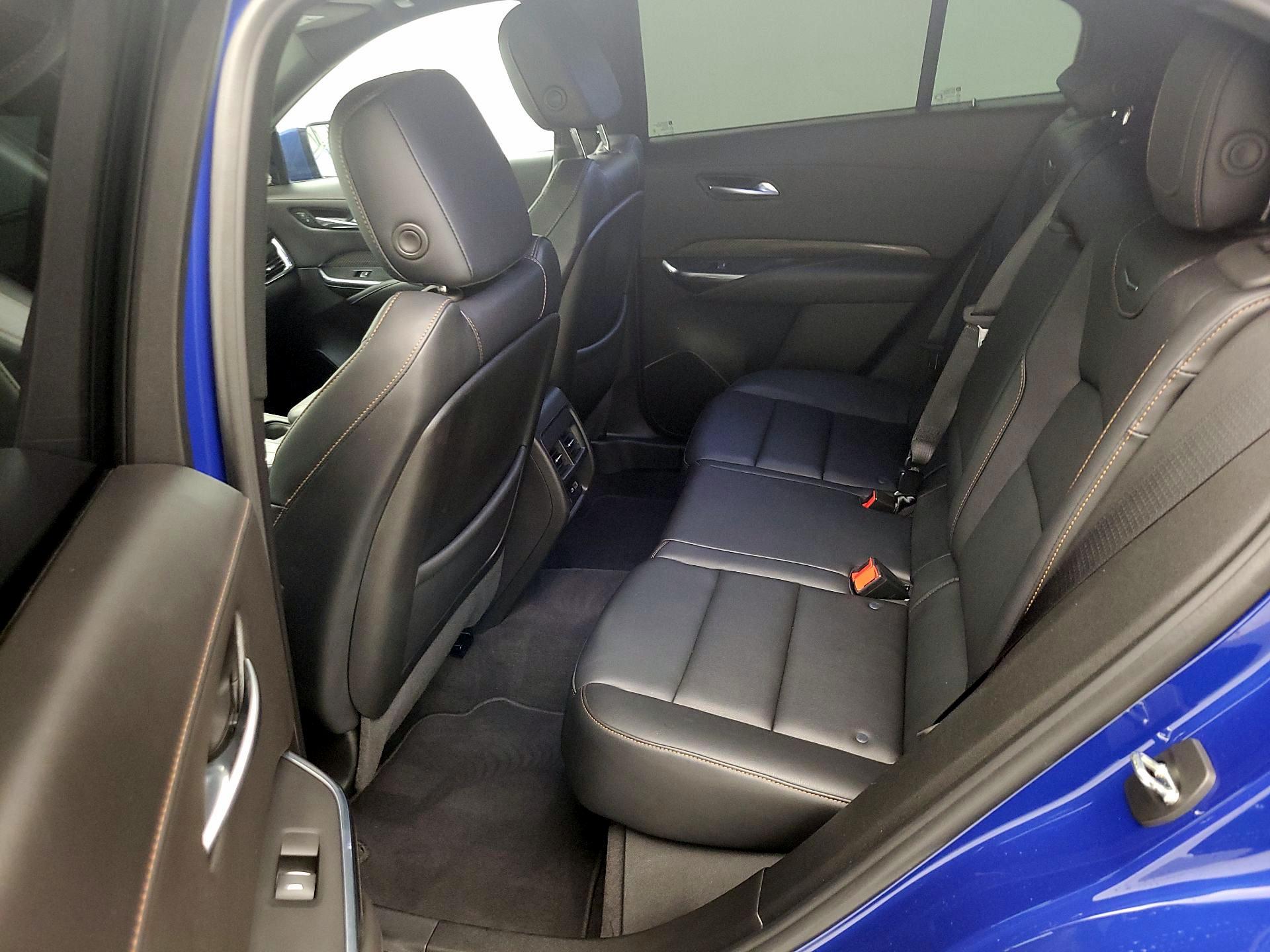 Thumbnail: 2023 Cadillac XT4 - 20