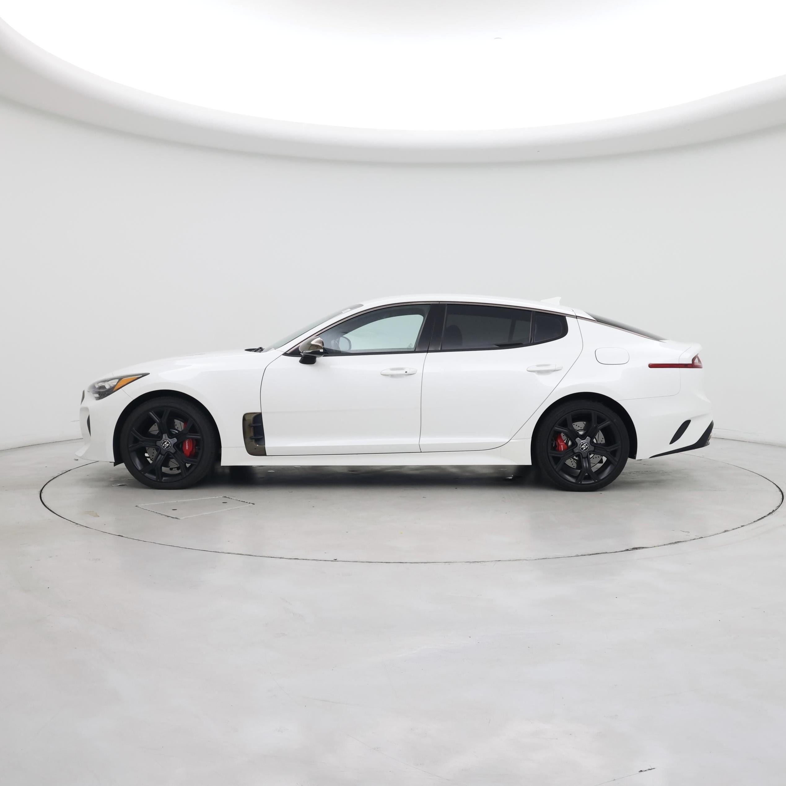 Thumbnail: 2019 Kia Stinger - 3