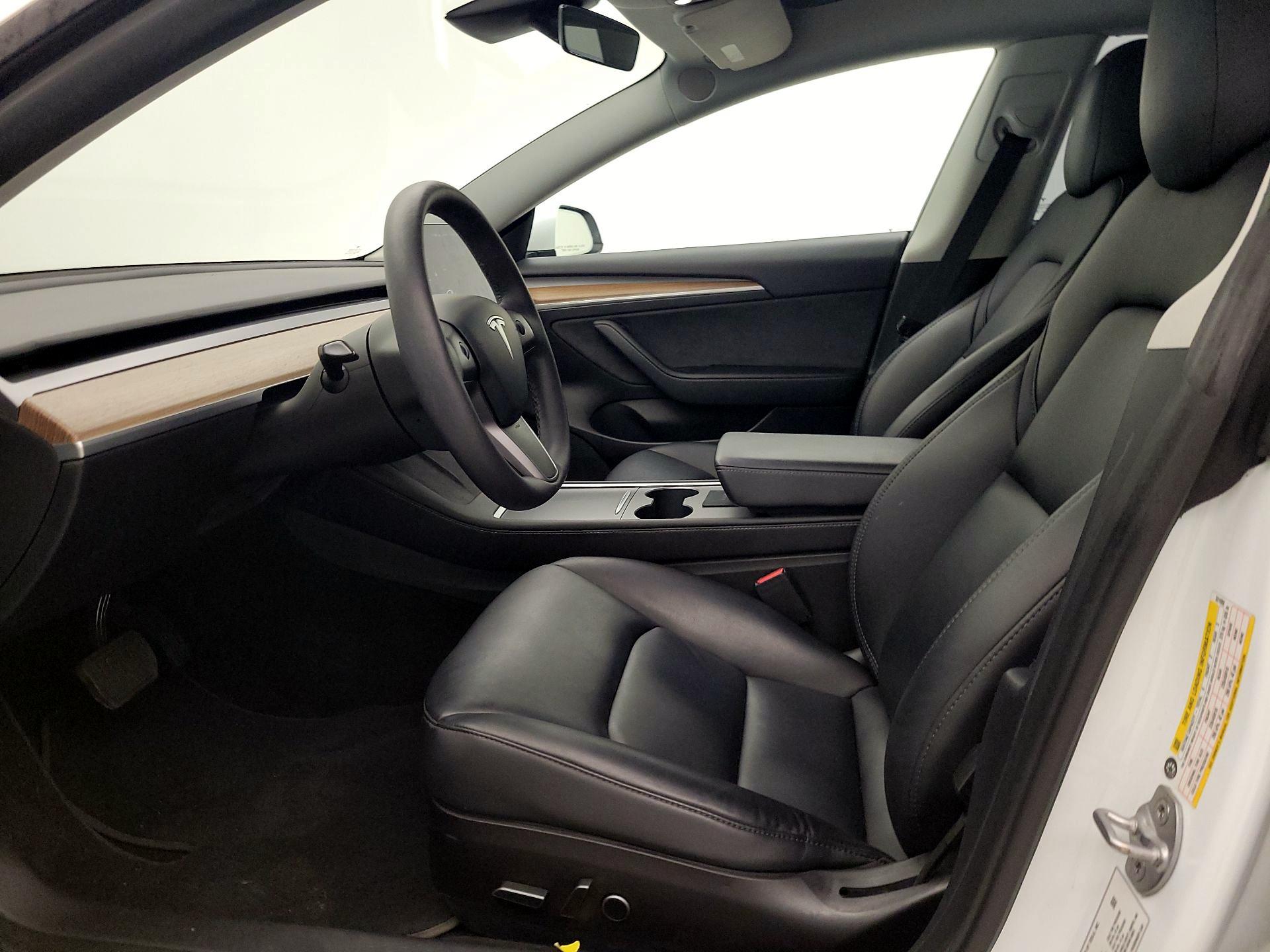 Thumbnail: 2022 Tesla Model 3 - 11