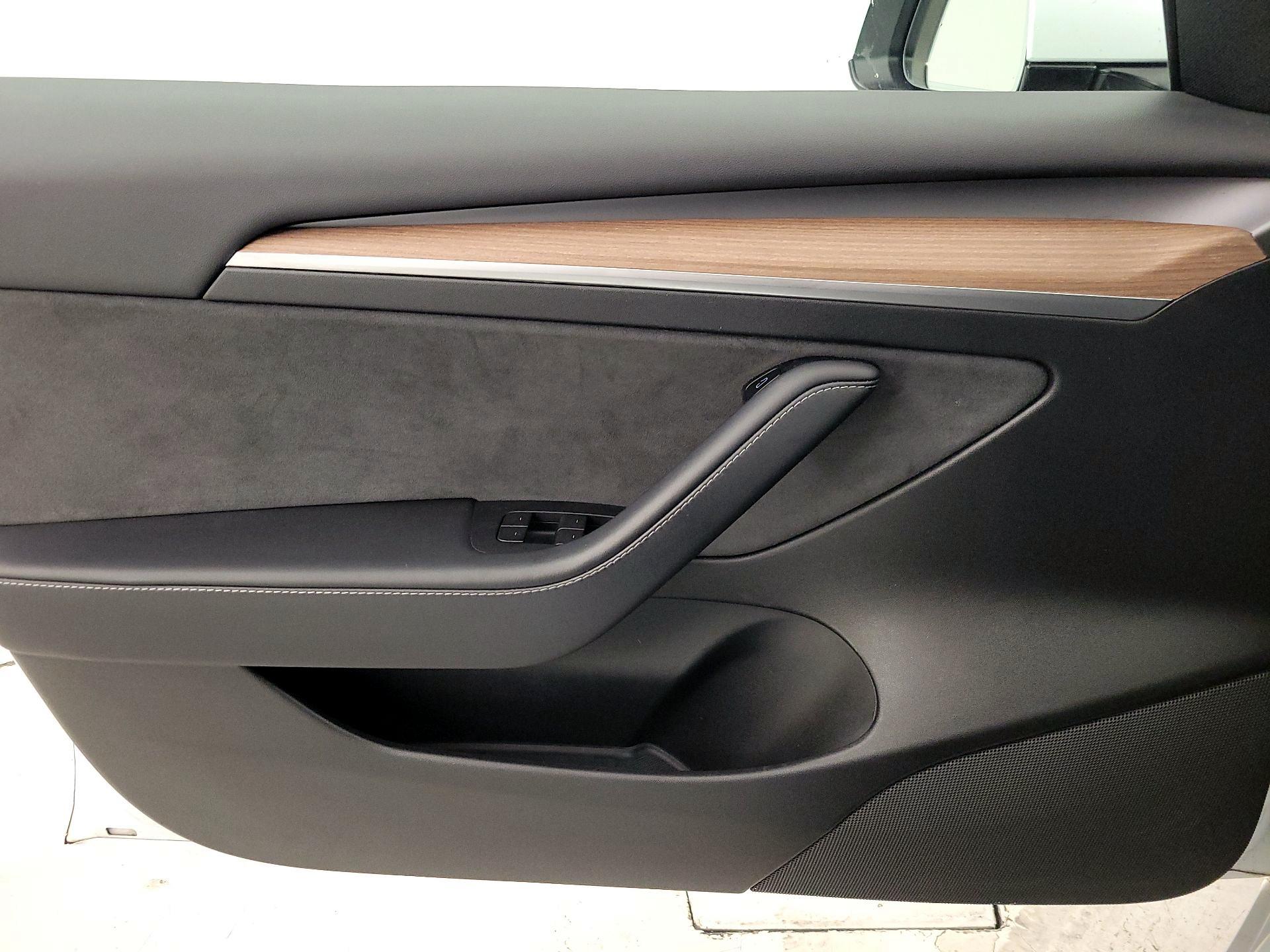 Thumbnail: 2022 Tesla Model 3 - 12