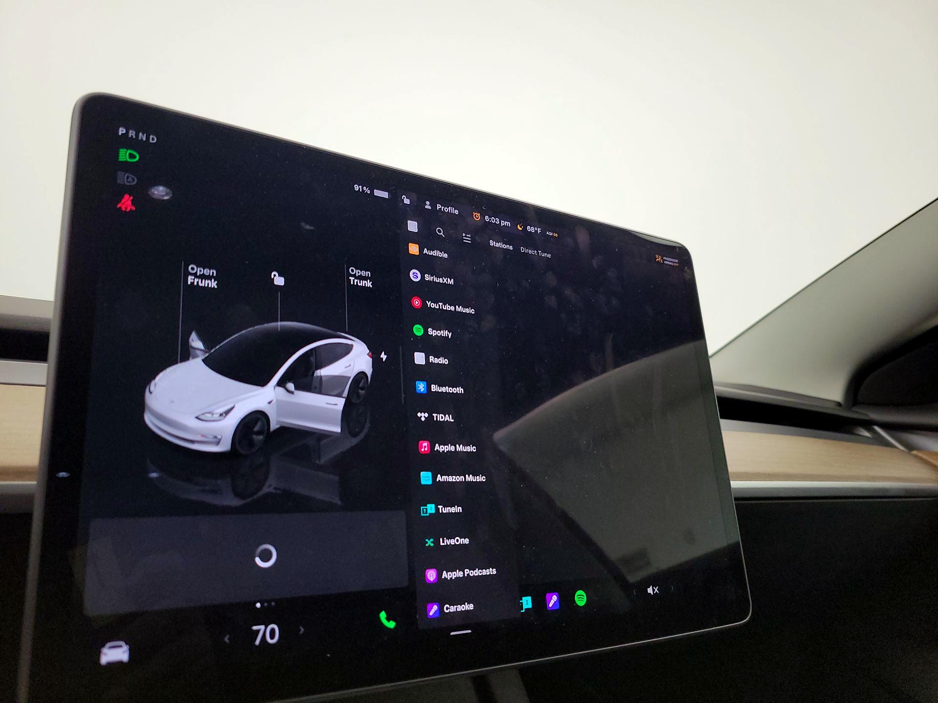 Thumbnail: 2022 Tesla Model 3 - 15