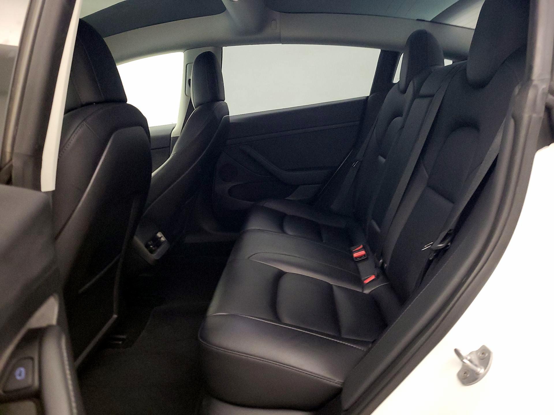 Thumbnail: 2022 Tesla Model 3 - 18