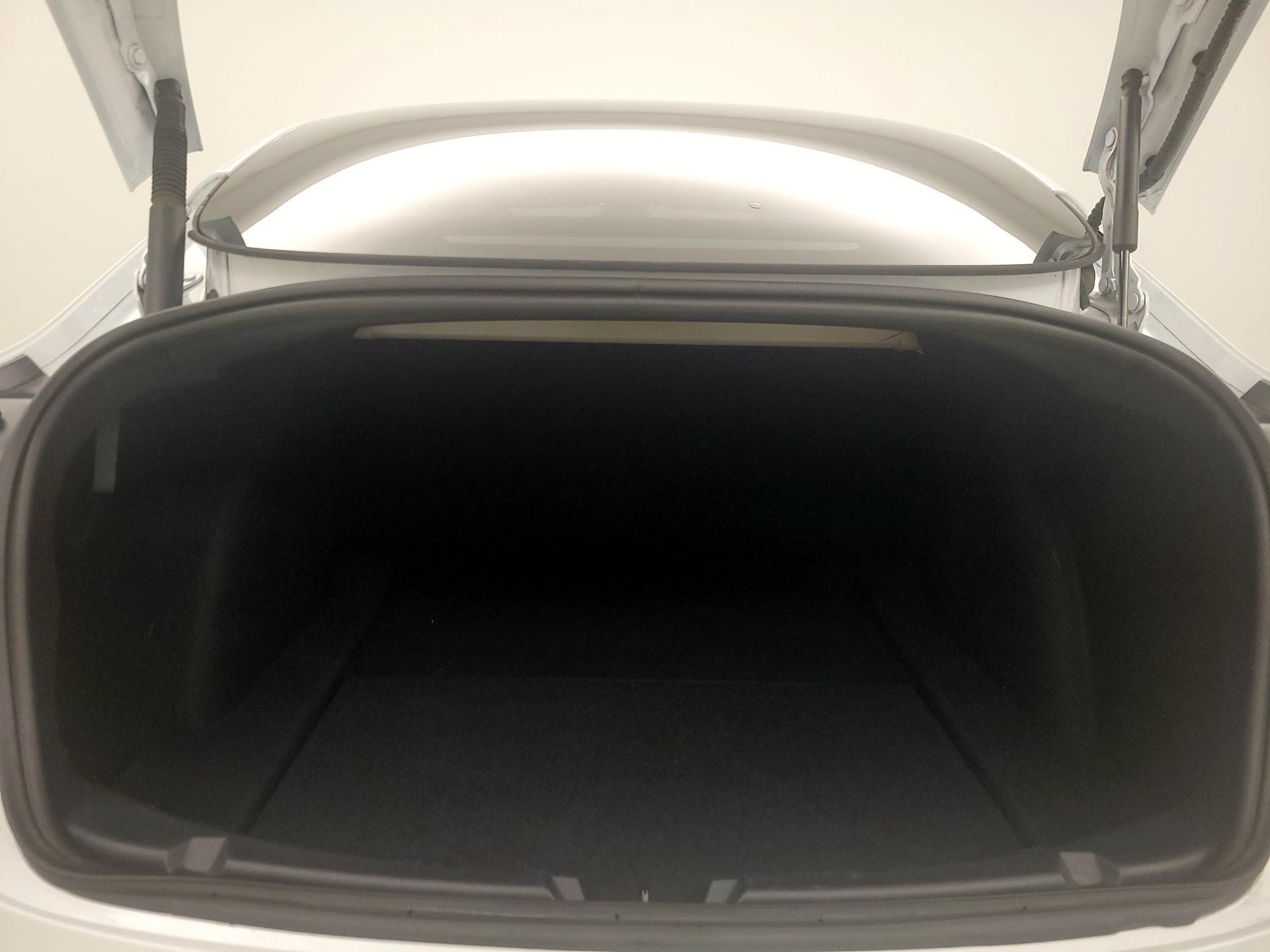 Thumbnail: 2022 Tesla Model 3 - 19