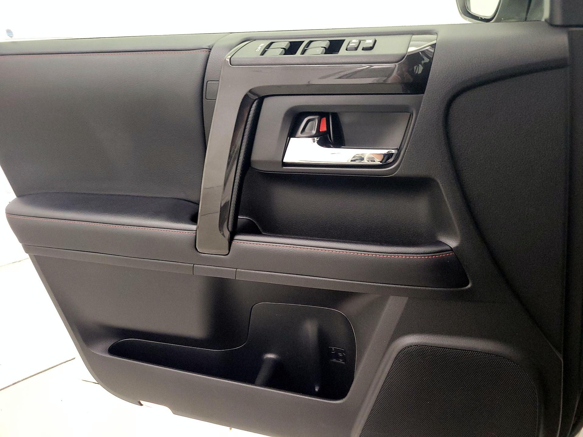 Thumbnail: 2024 Toyota 4Runner - 12