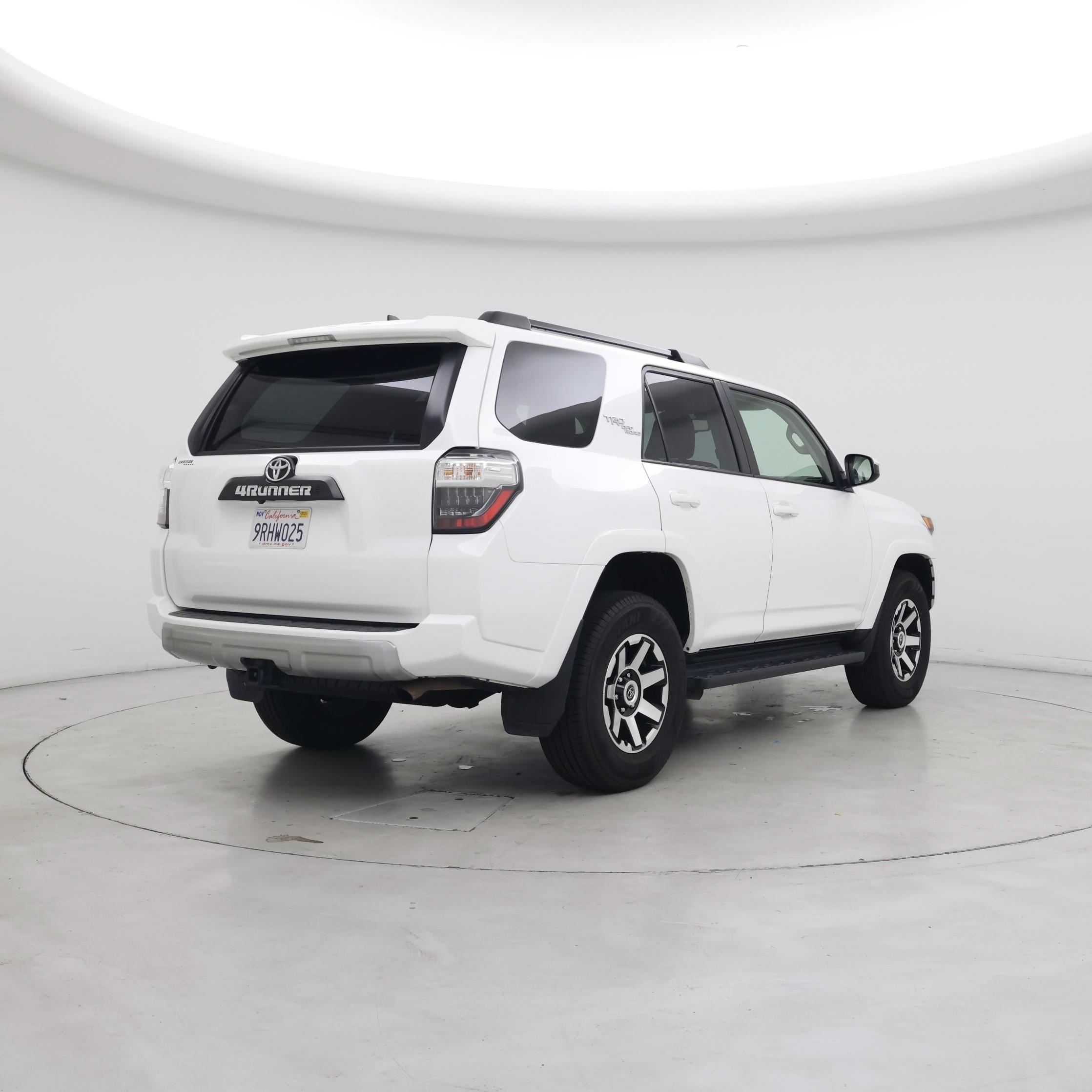 Thumbnail: 2024 Toyota 4Runner - 8