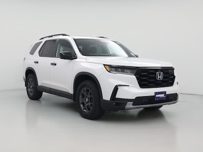 White 2025 Honda Pilot Trailsport
