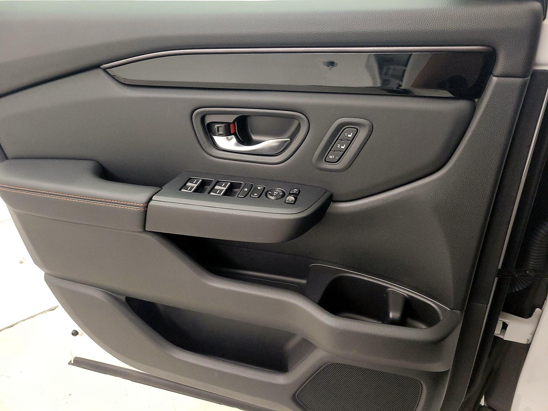 Thumbnail: 2025 Honda Pilot - 12