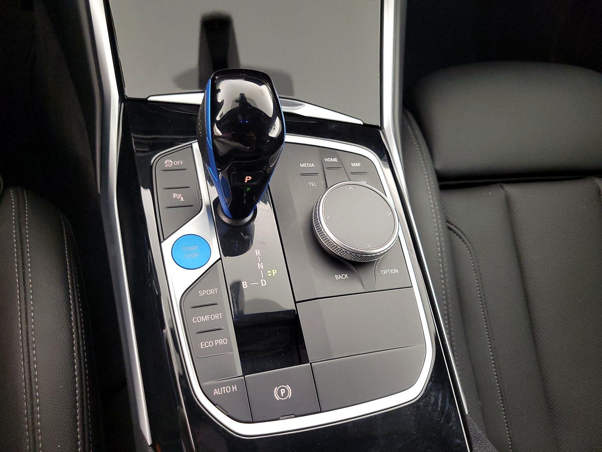 Thumbnail: 2023 BMW i4 - 18