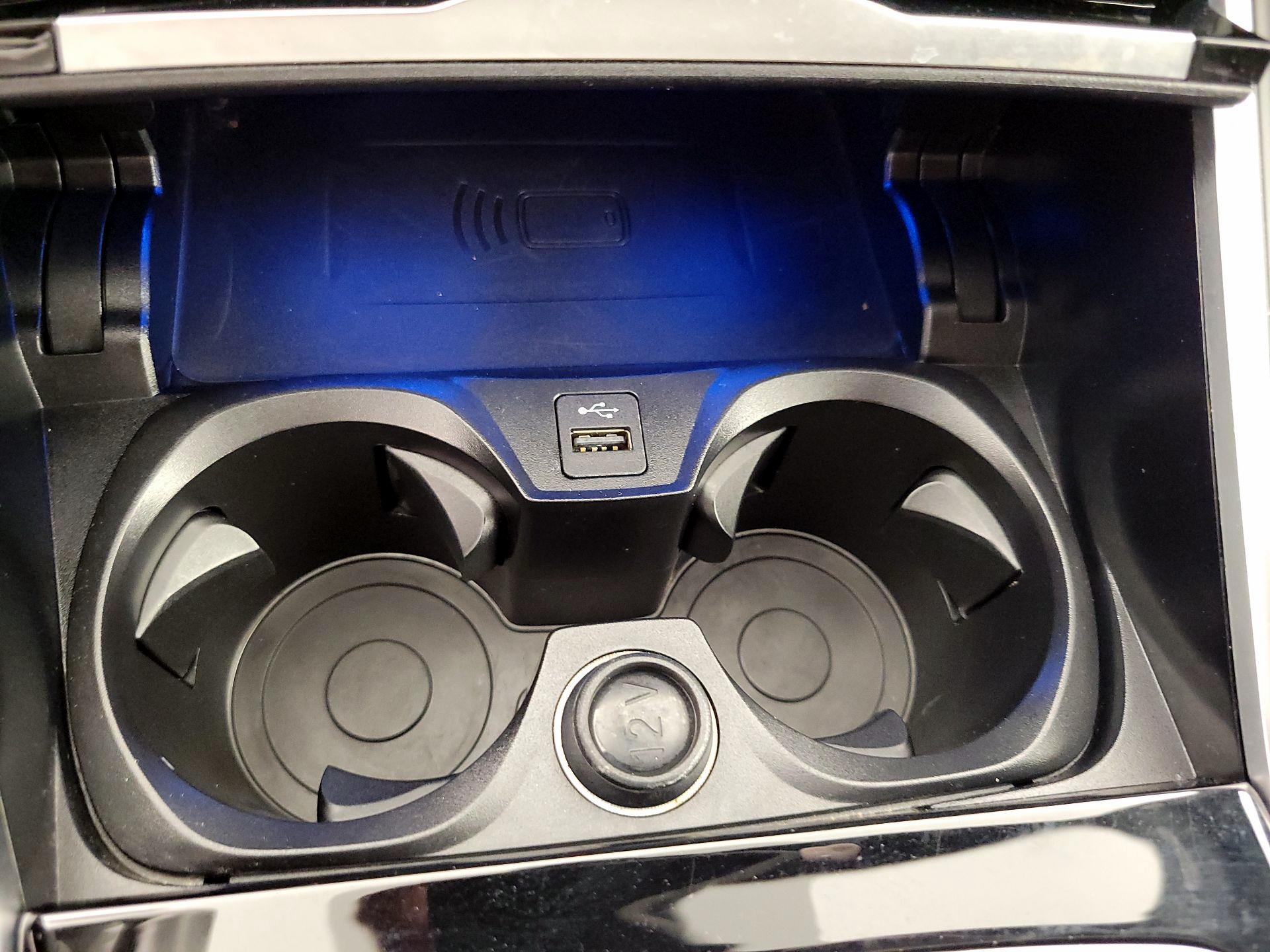 Thumbnail: 2023 BMW i4 - 19