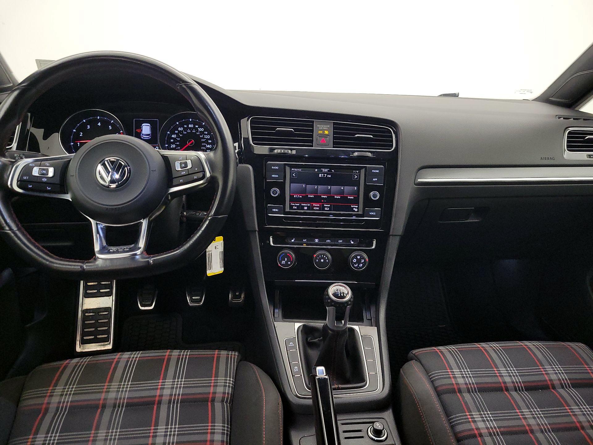 Thumbnail: 2021 Volkswagen Golf - 9