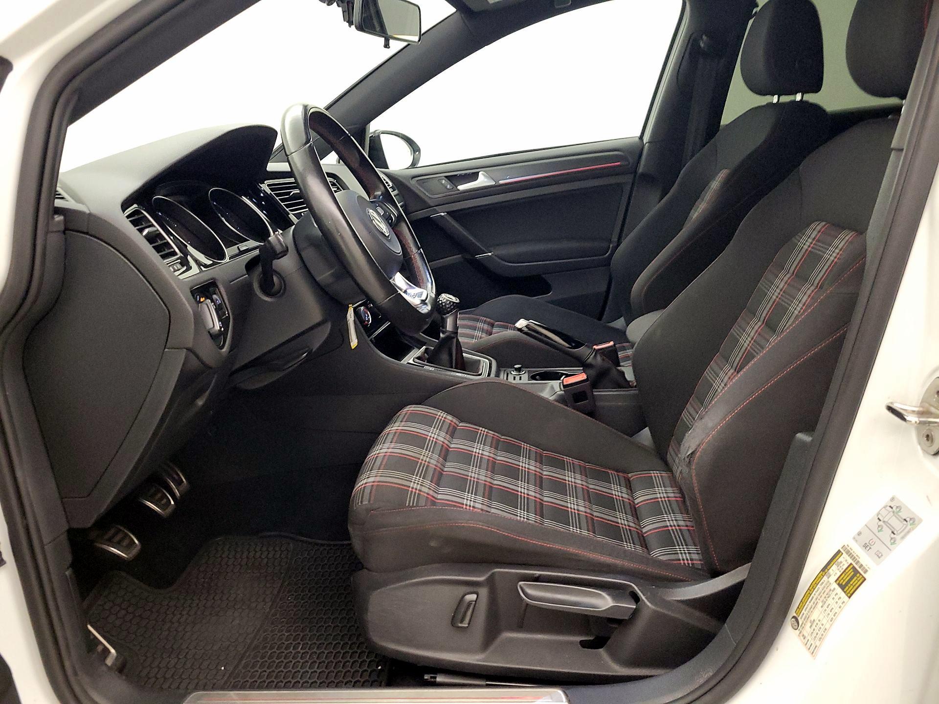 Thumbnail: 2021 Volkswagen Golf - 11