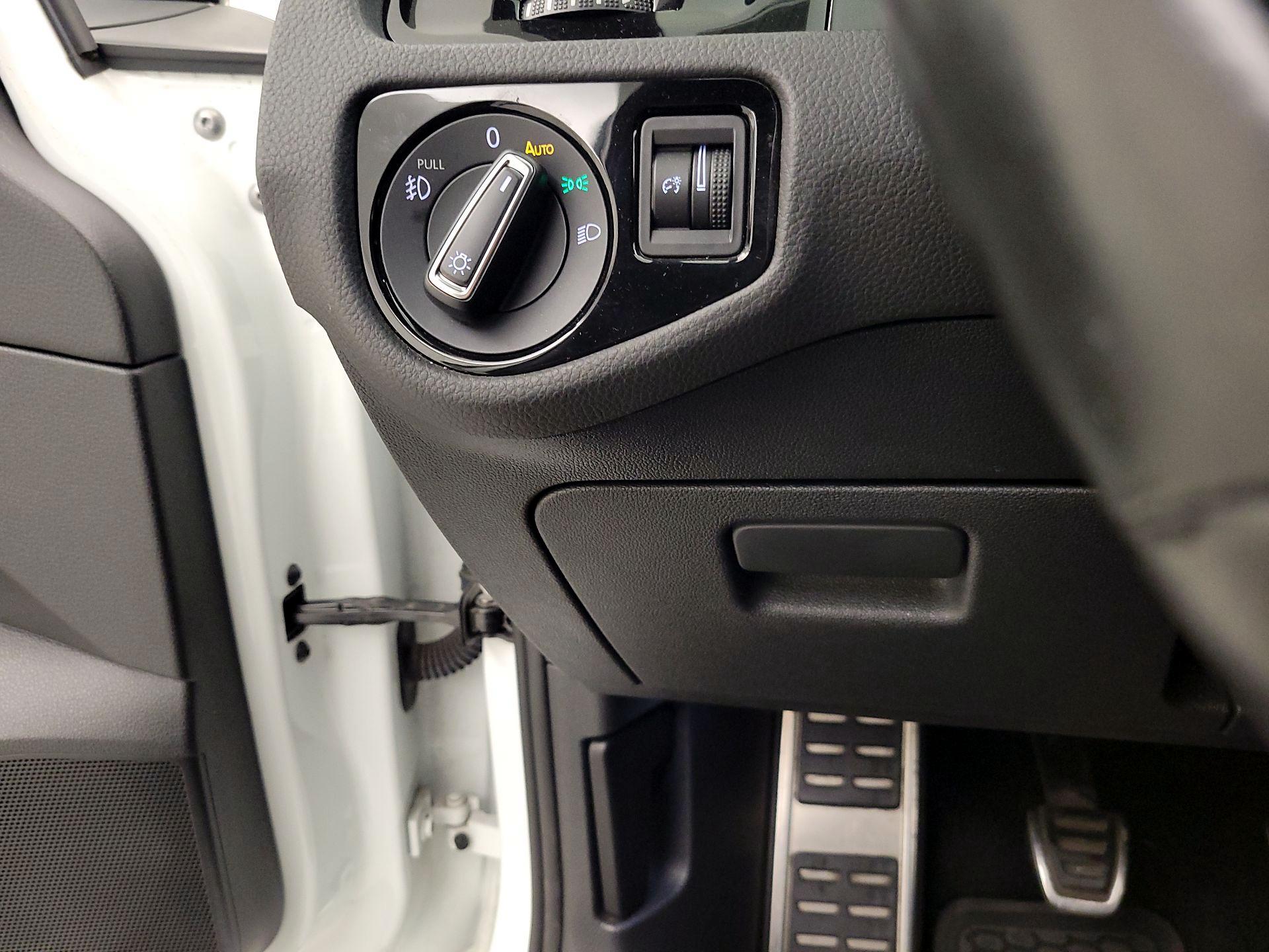 Thumbnail: 2021 Volkswagen Golf - 13