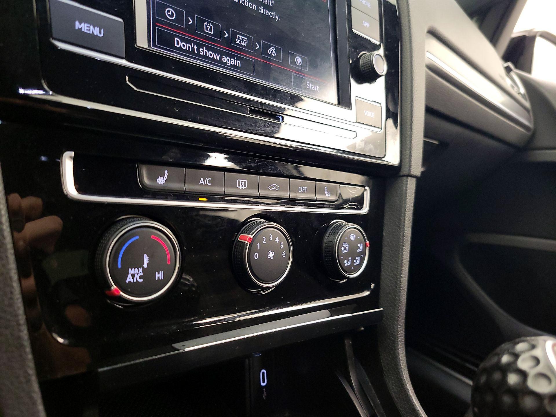 Thumbnail: 2021 Volkswagen Golf - 16