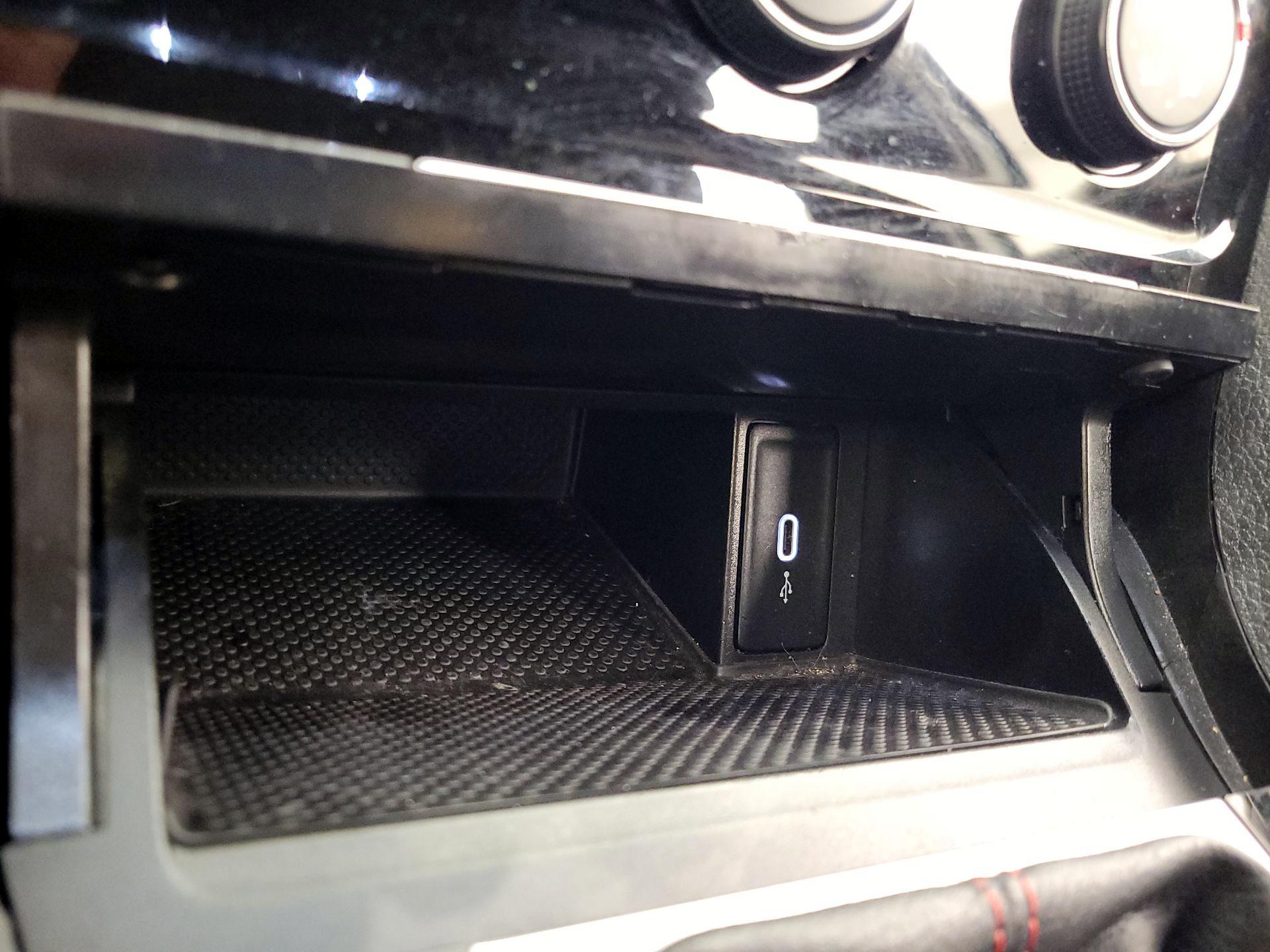 Thumbnail: 2021 Volkswagen Golf - 18