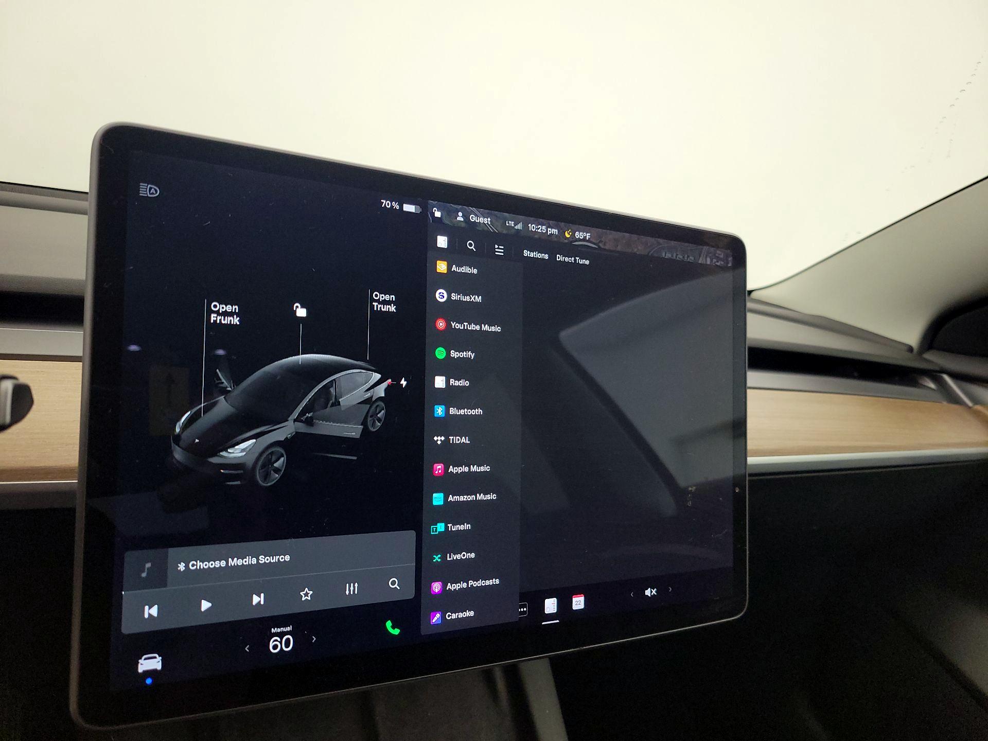 Thumbnail: 2022 Tesla Model 3 - 15