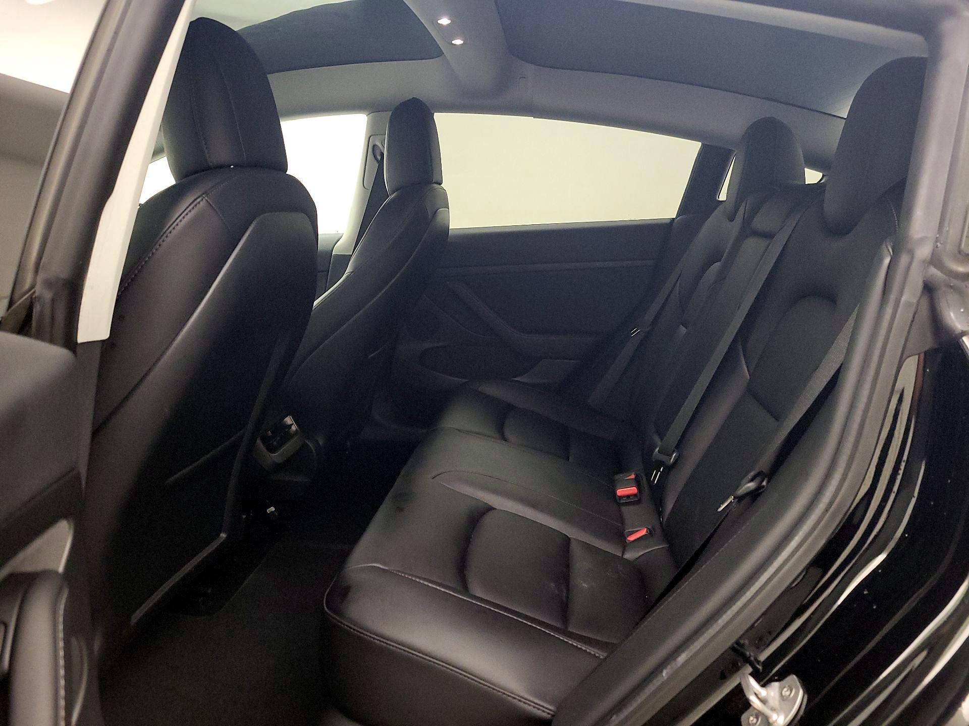 Thumbnail: 2022 Tesla Model 3 - 18