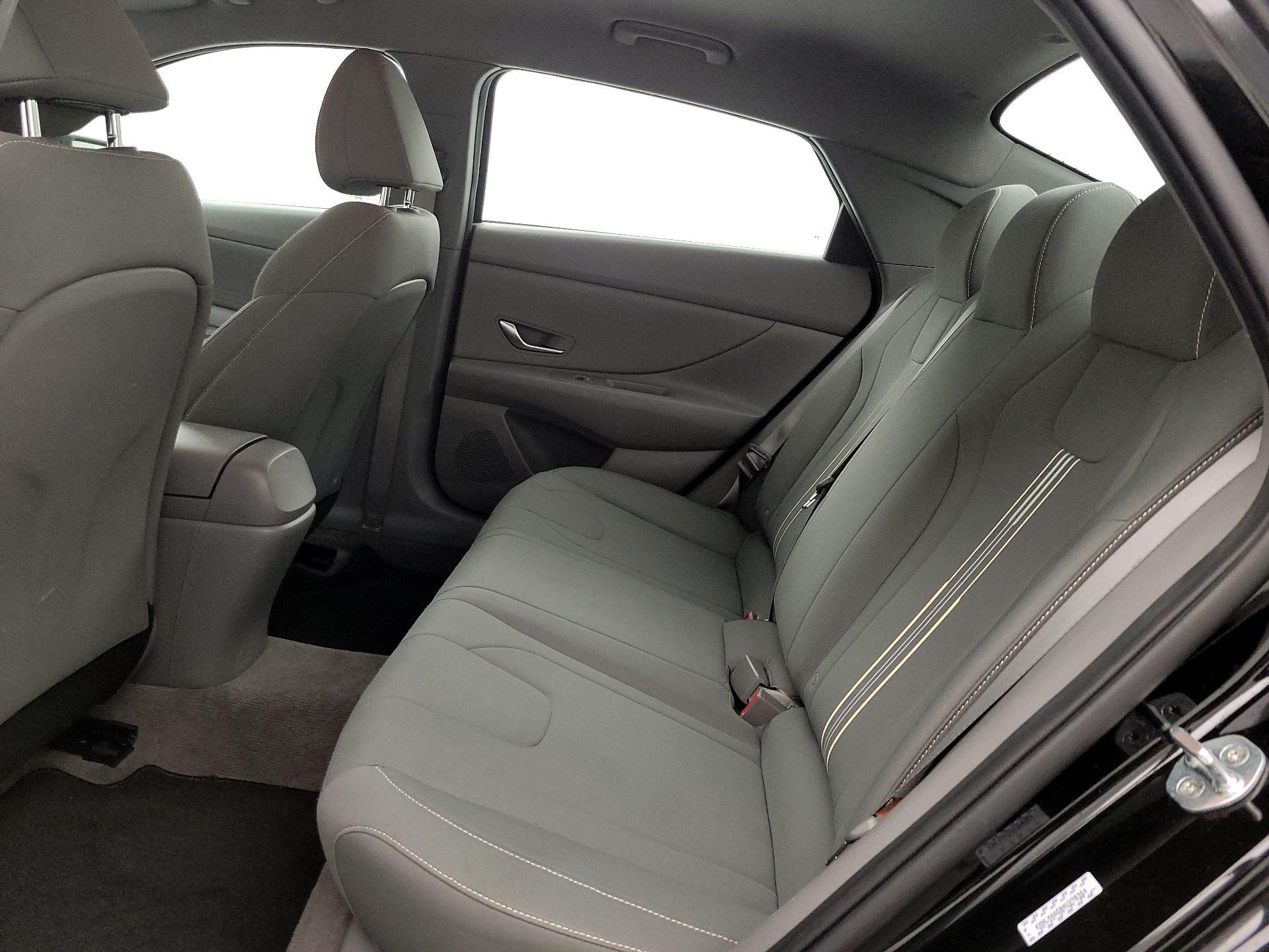 Thumbnail: 2022 Hyundai Elantra - 10