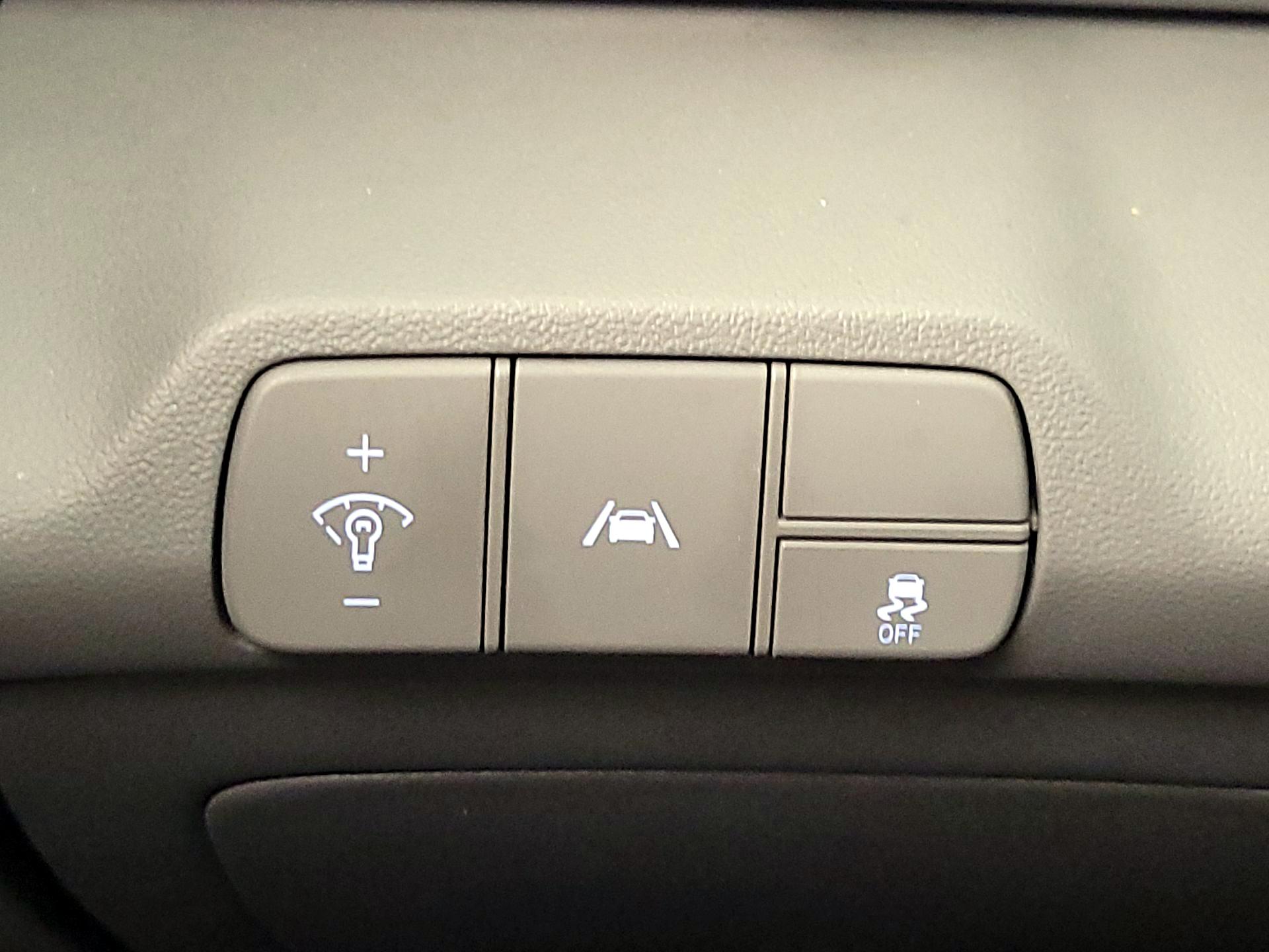 Thumbnail: 2022 Hyundai Elantra - 13