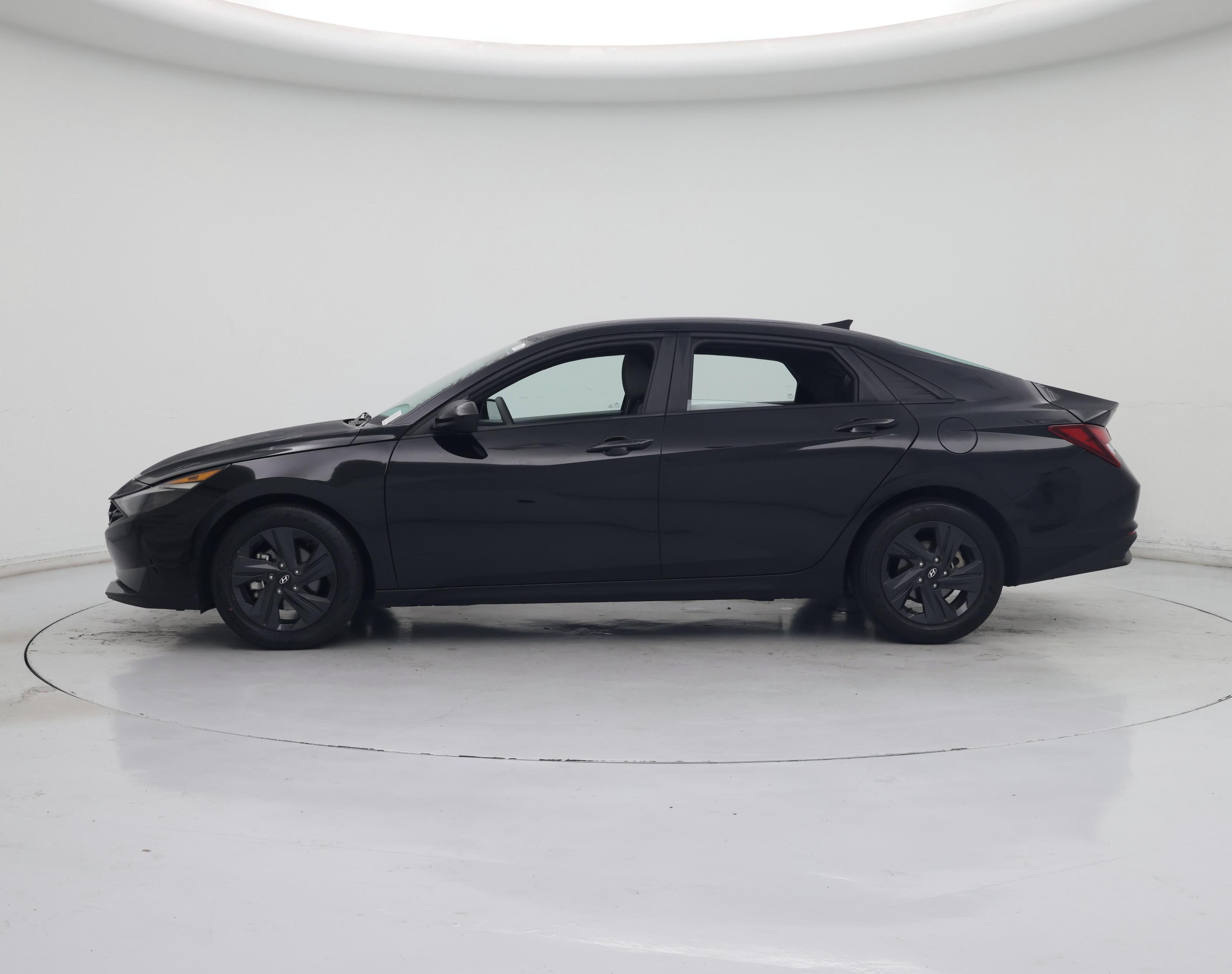 Thumbnail: 2022 Hyundai Elantra - 3