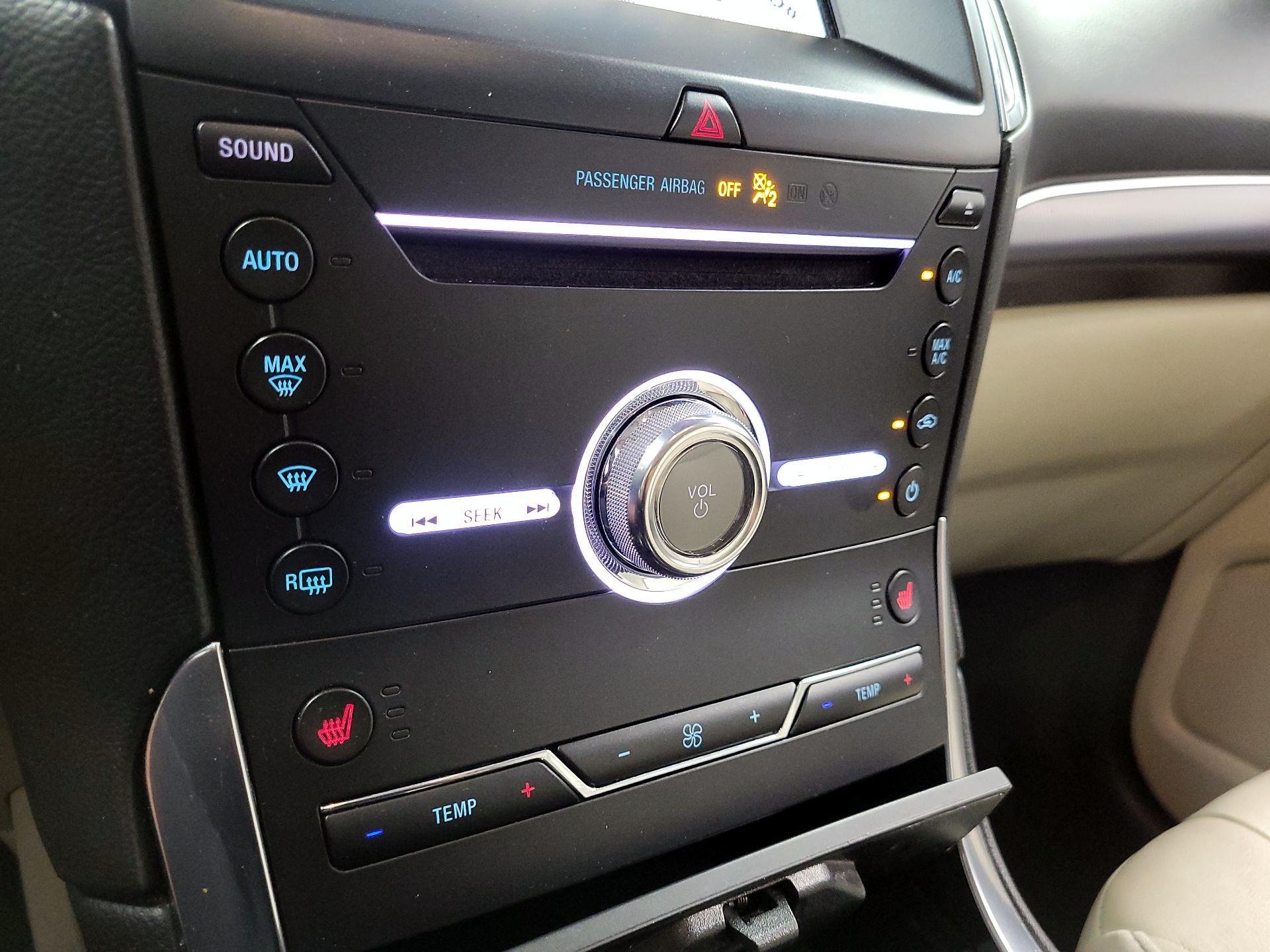 Thumbnail: 2019 Ford Edge - 16