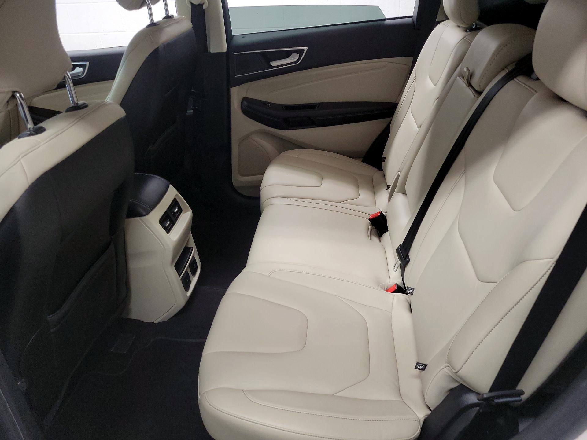 Thumbnail: 2019 Ford Edge - 18