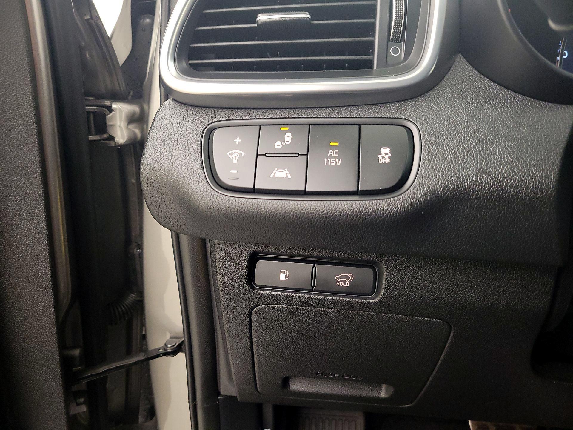 Thumbnail: 2016 Kia Sorento - 13