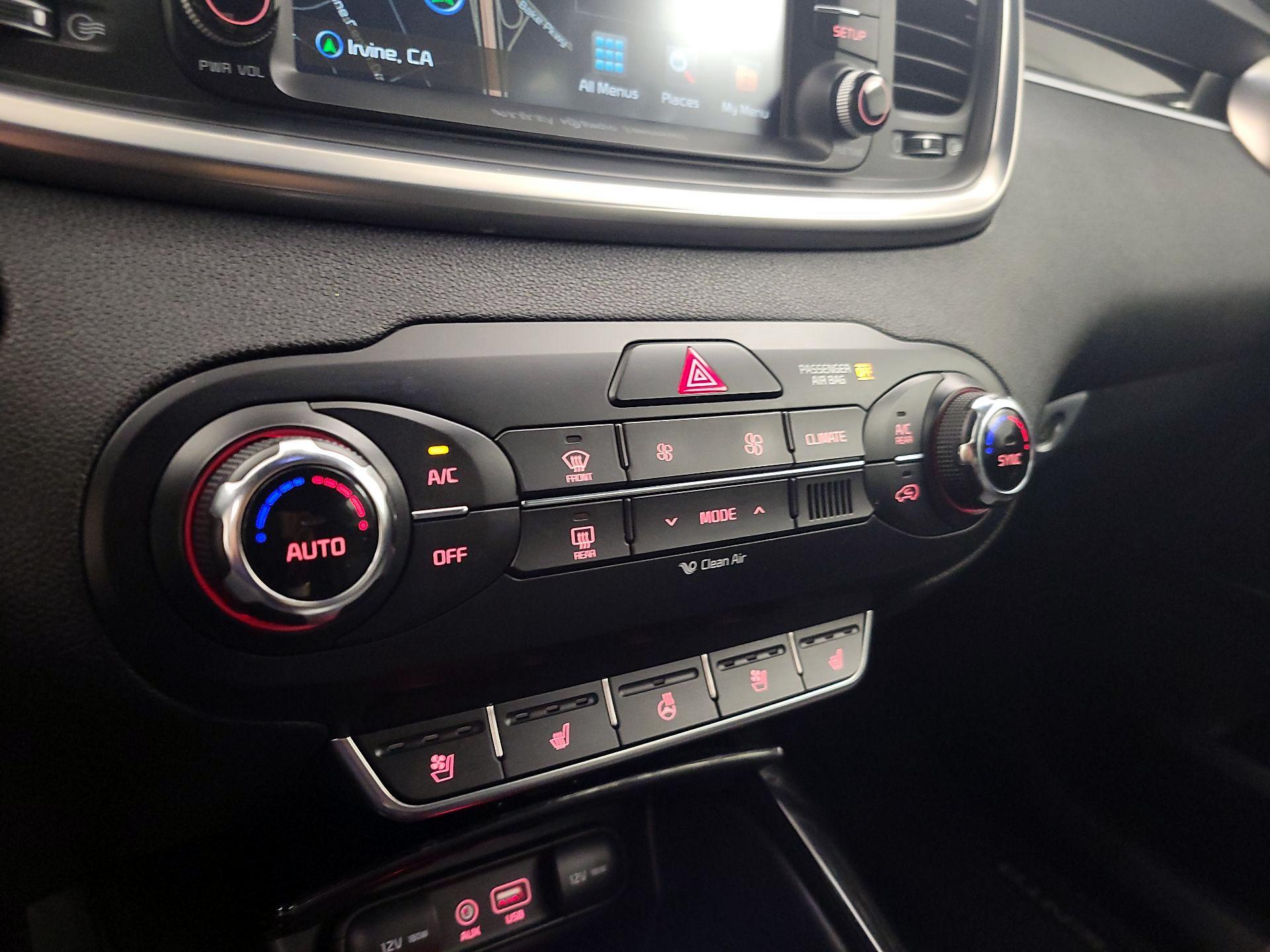 Thumbnail: 2016 Kia Sorento - 17