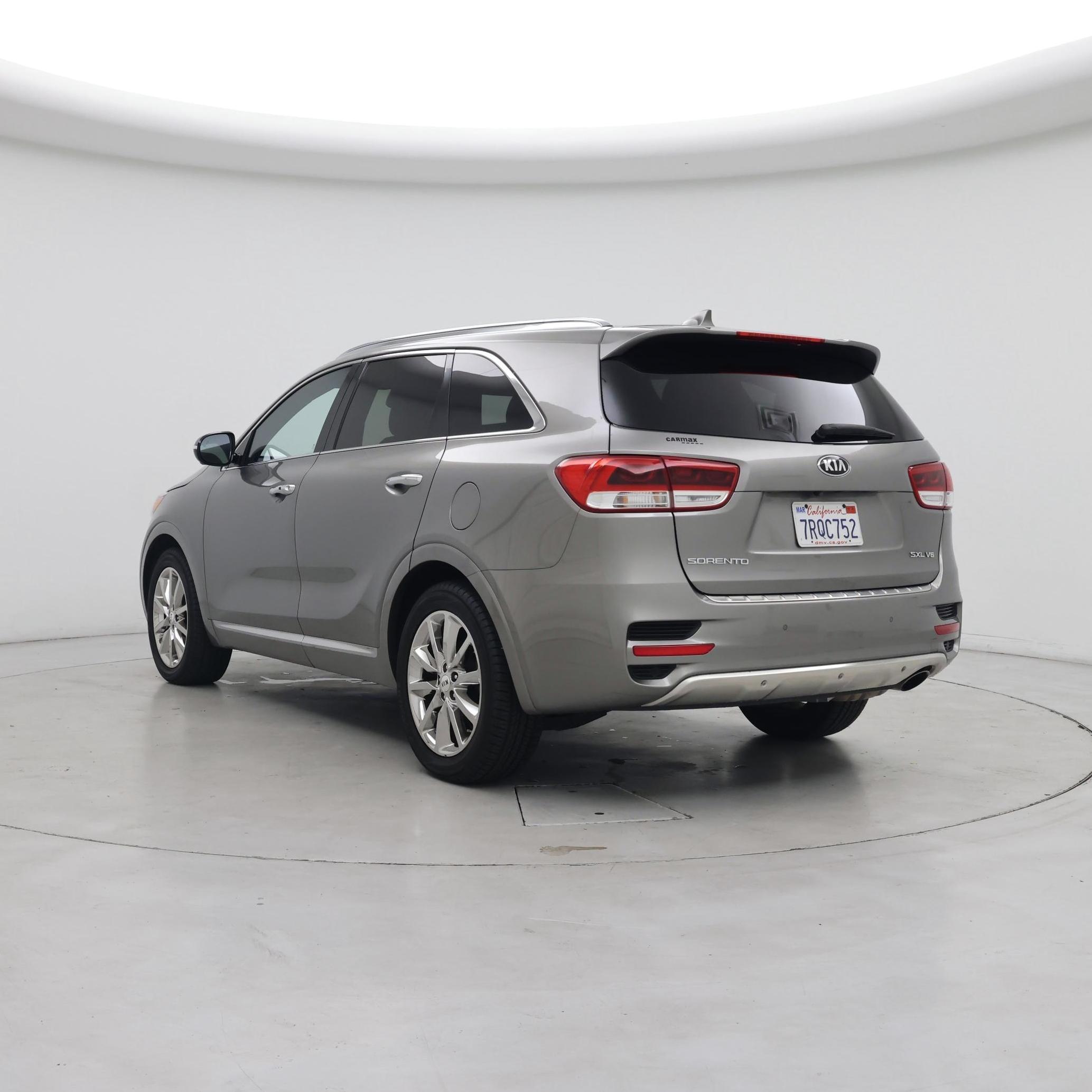 Thumbnail: 2016 Kia Sorento - 2