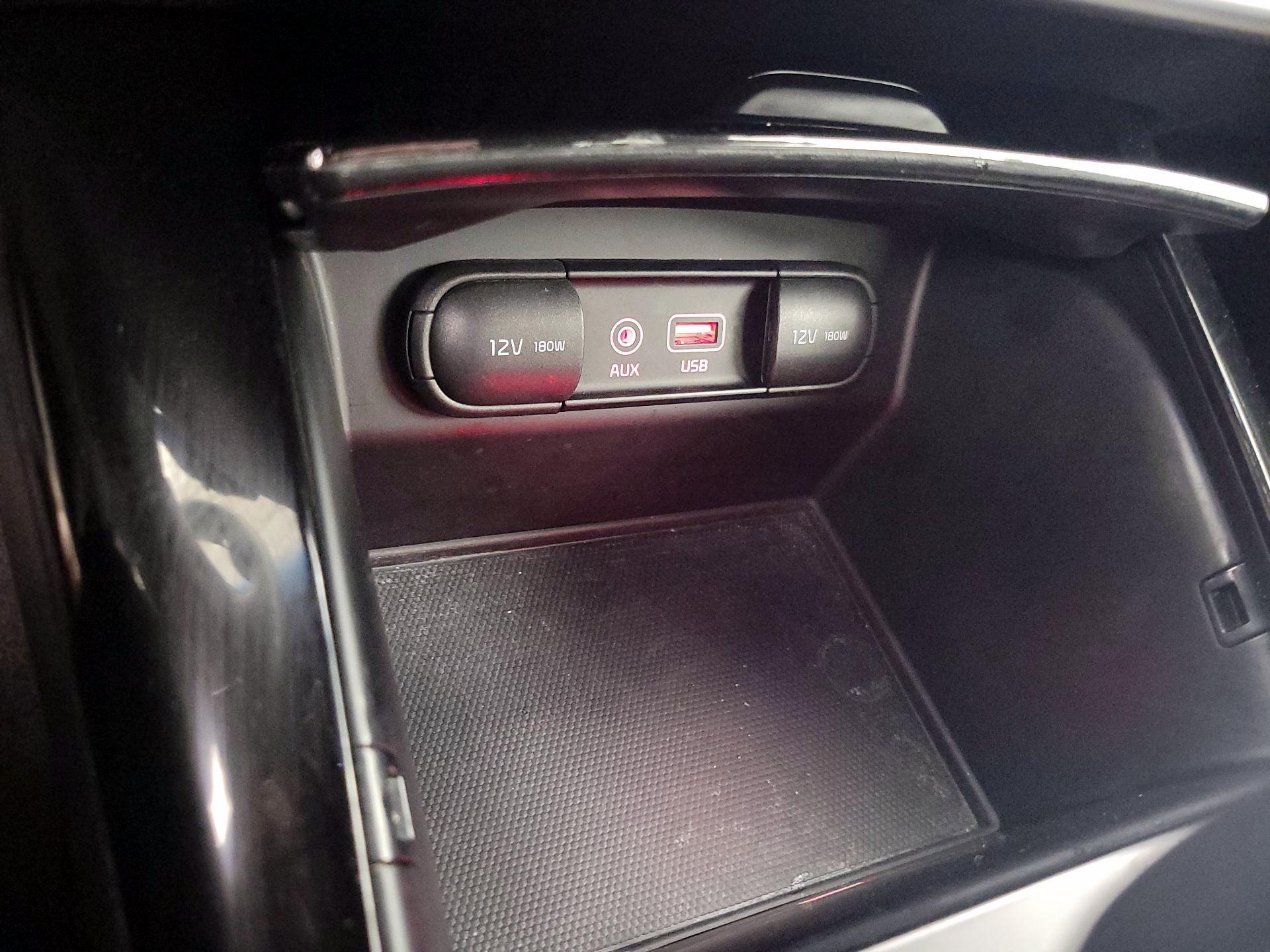 Thumbnail: 2016 Kia Sorento - 19