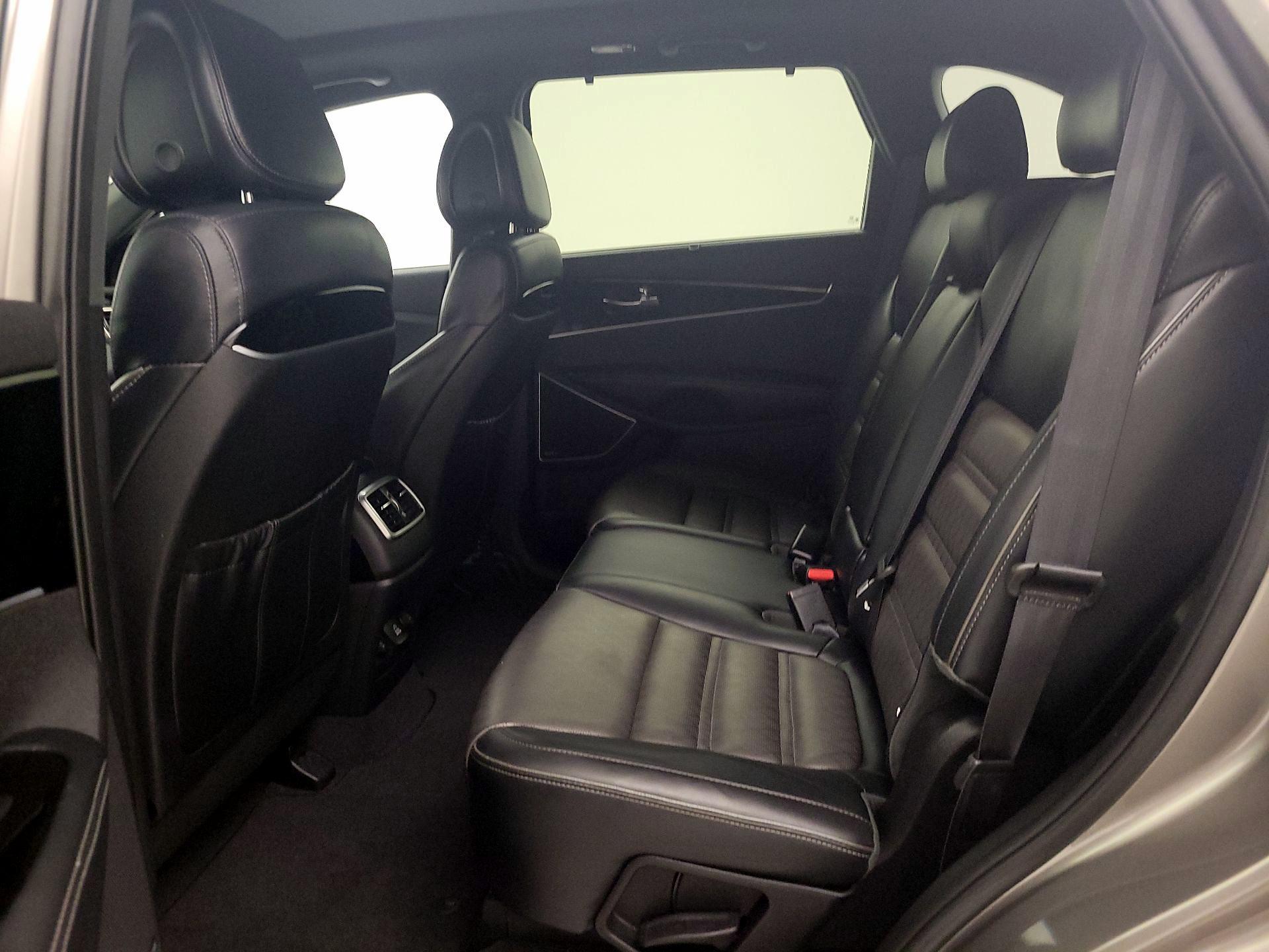 Thumbnail: 2016 Kia Sorento - 20