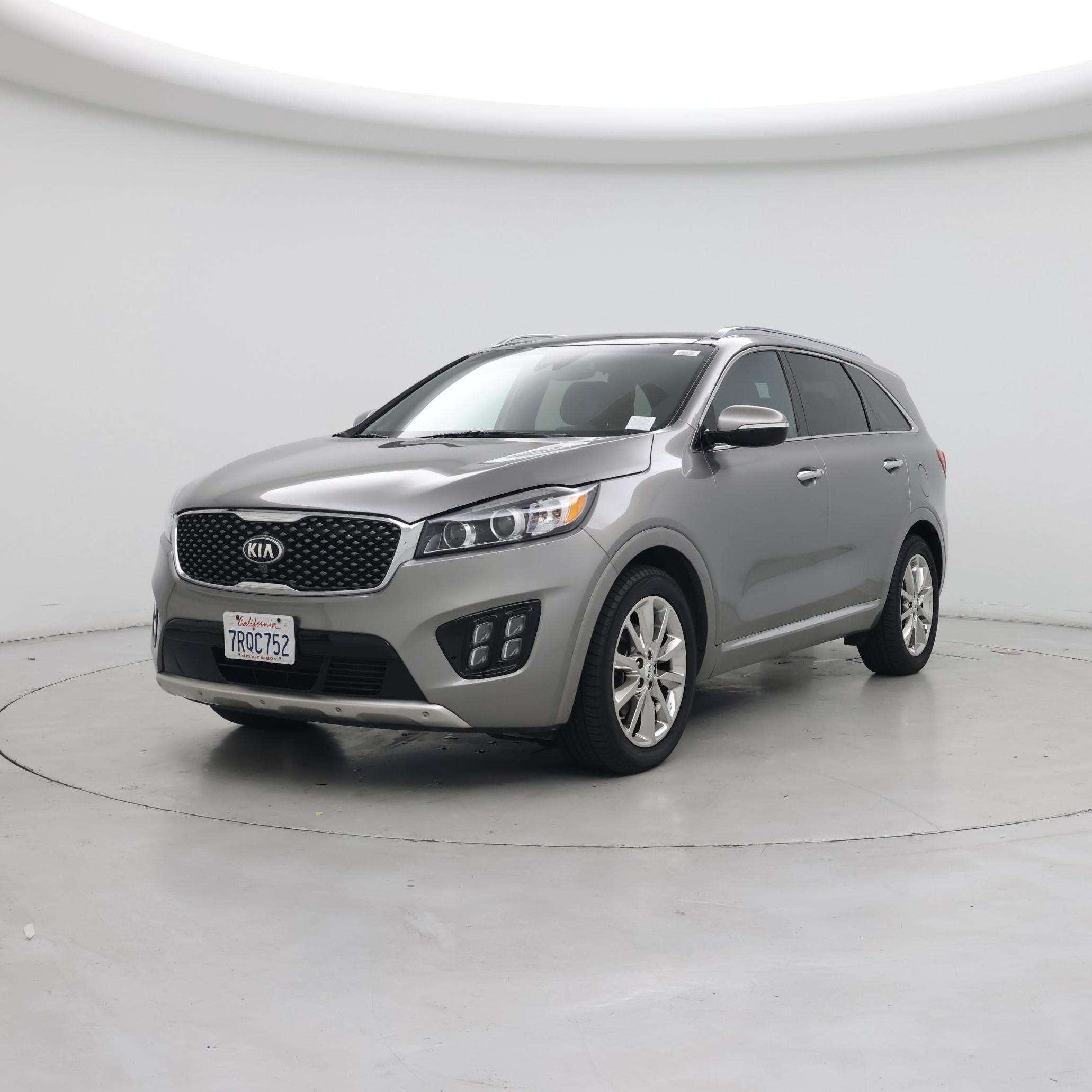 Thumbnail: 2016 Kia Sorento - 4