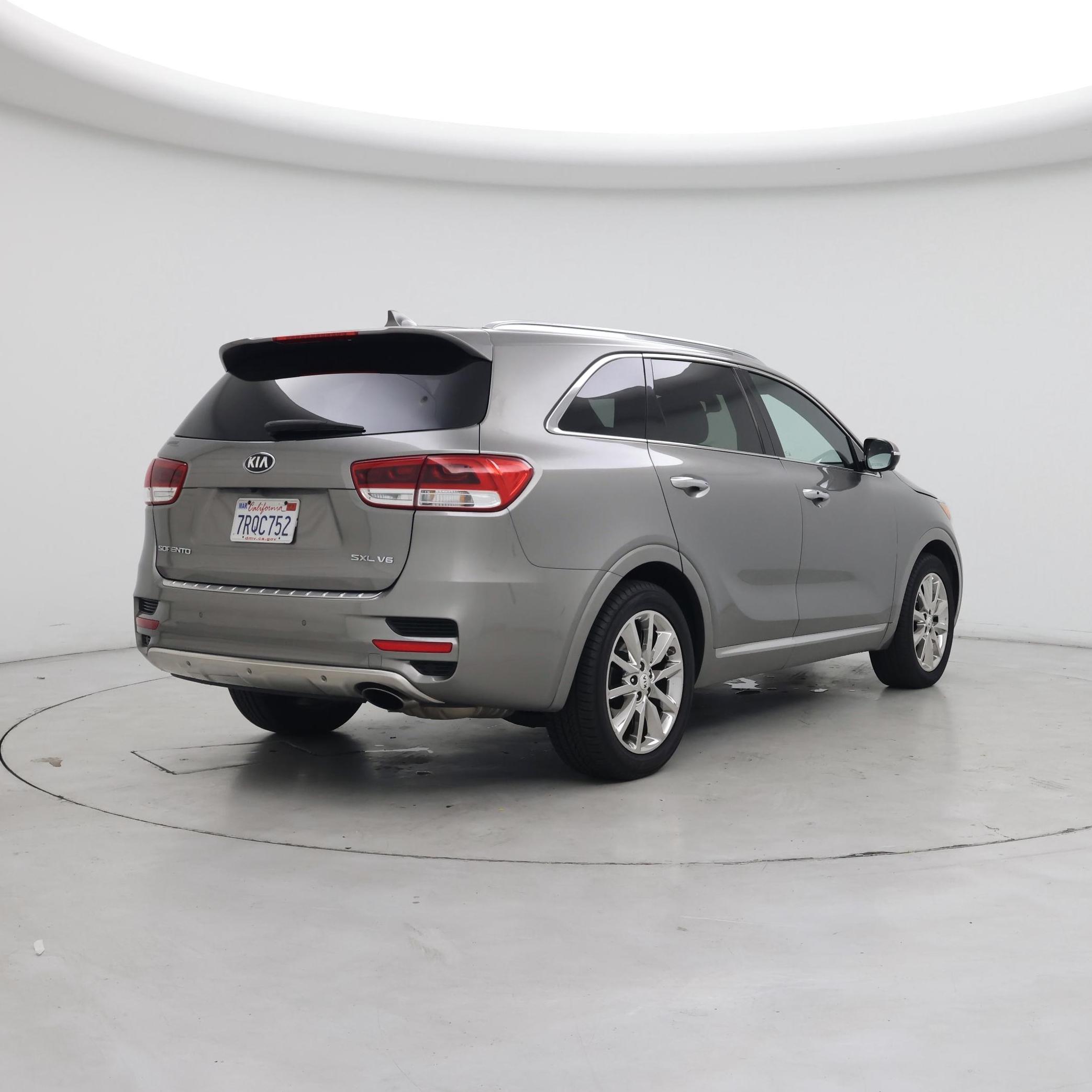 Thumbnail: 2016 Kia Sorento - 8