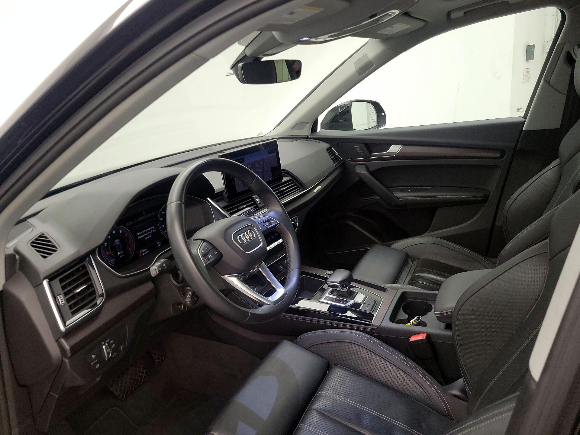 Thumbnail: 2023 Audi Q5 - 11