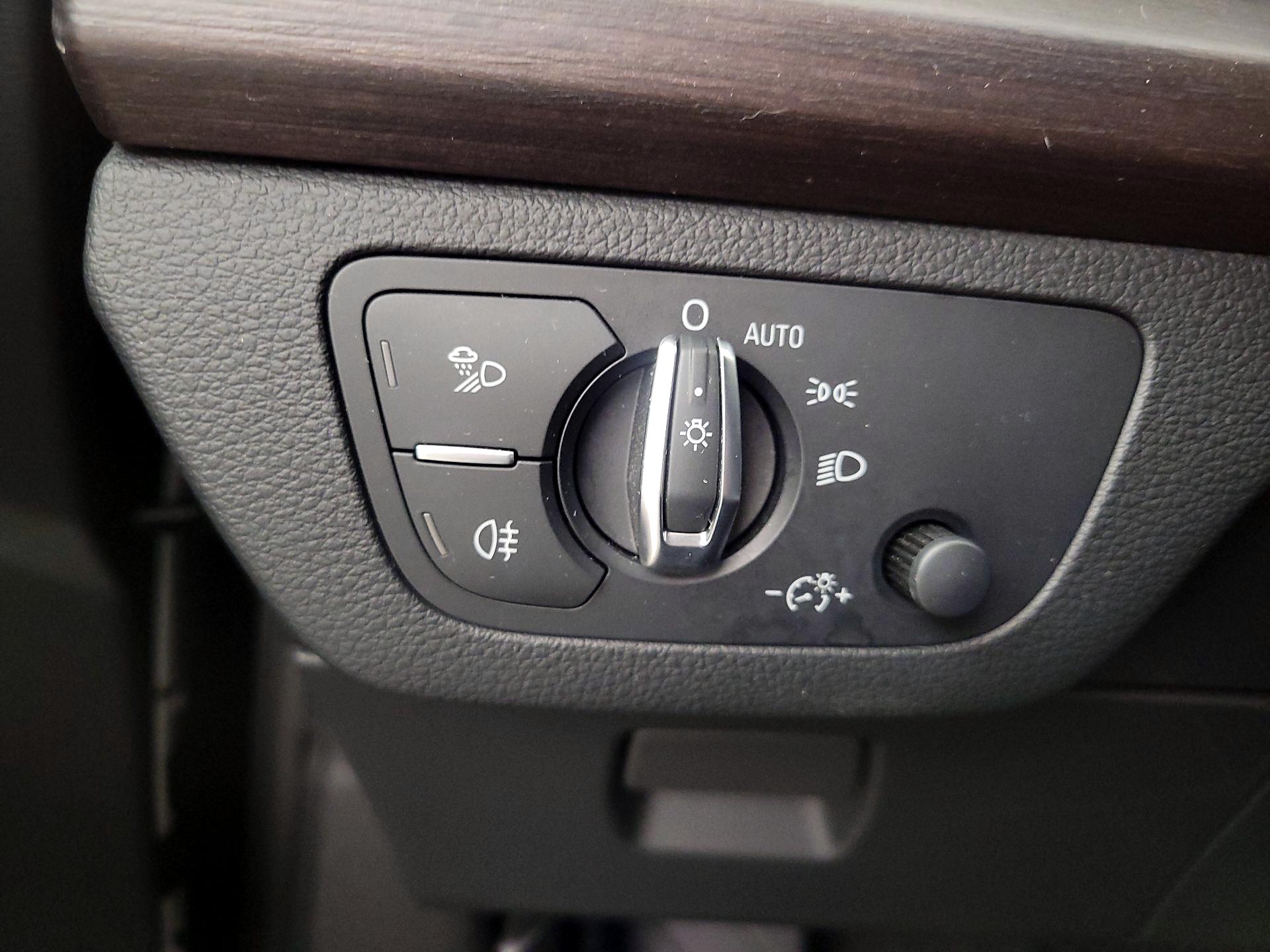 Thumbnail: 2023 Audi Q5 - 13