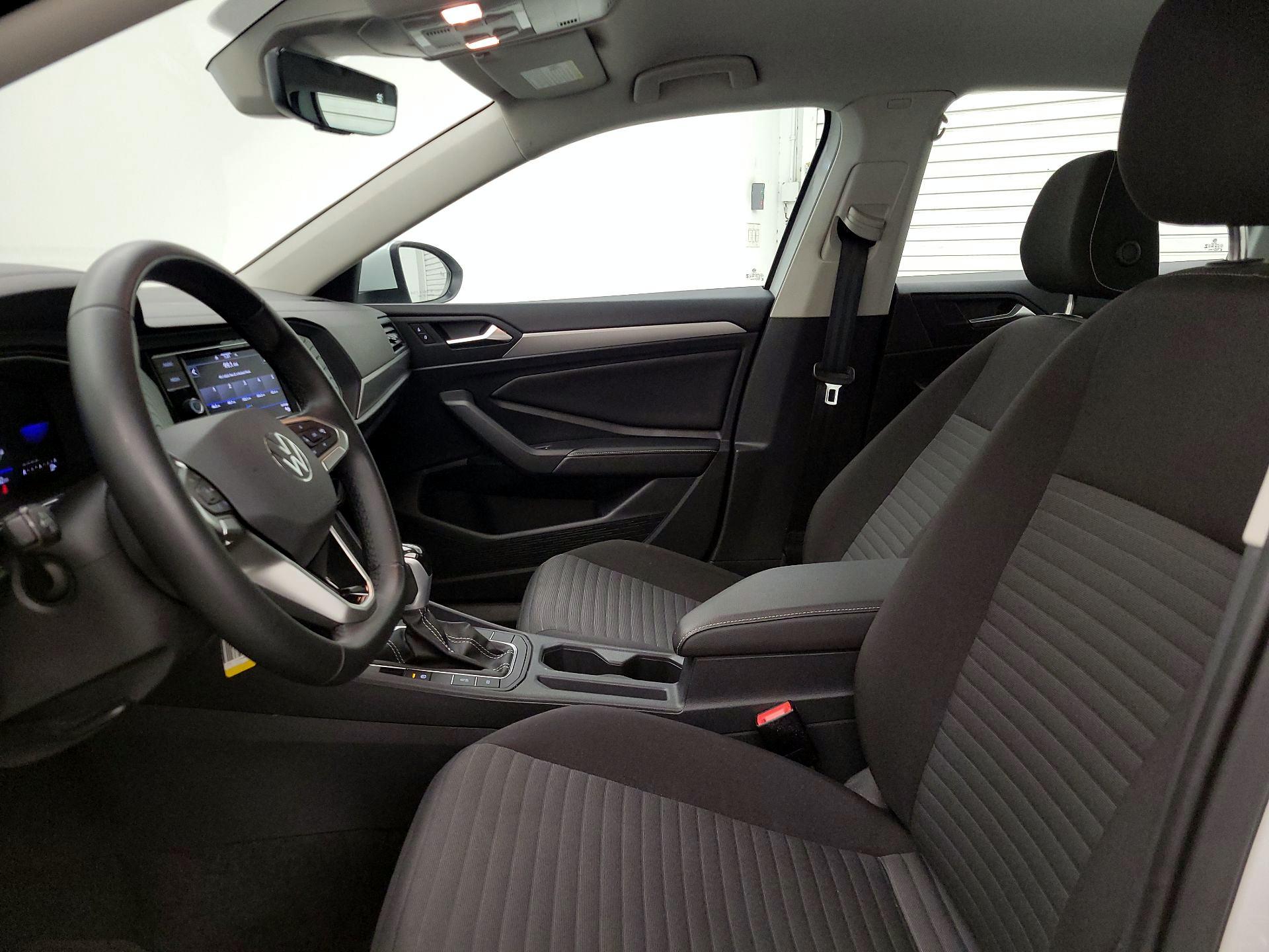 Thumbnail: 2023 Volkswagen Jetta - 11