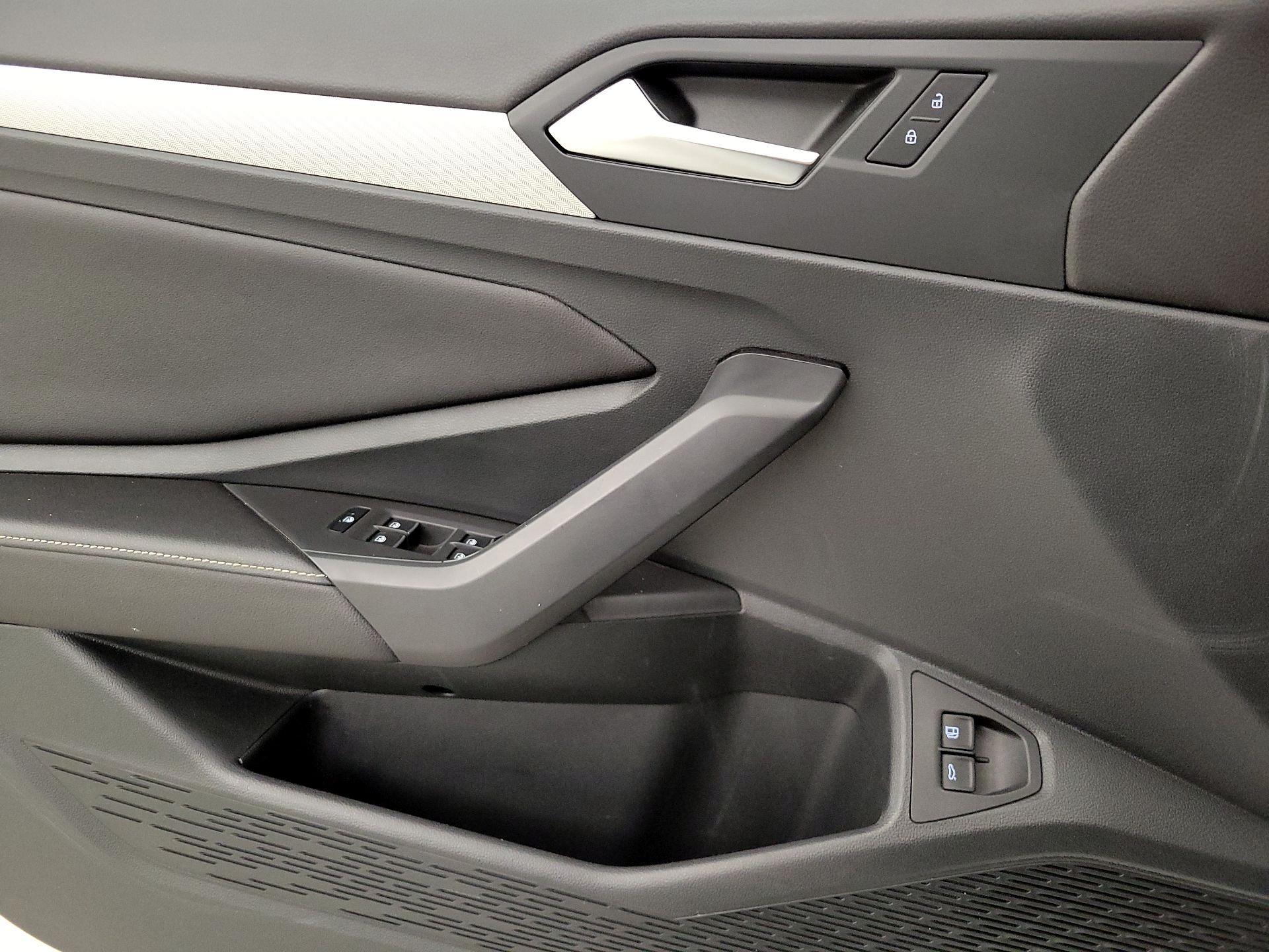 Thumbnail: 2023 Volkswagen Jetta - 12